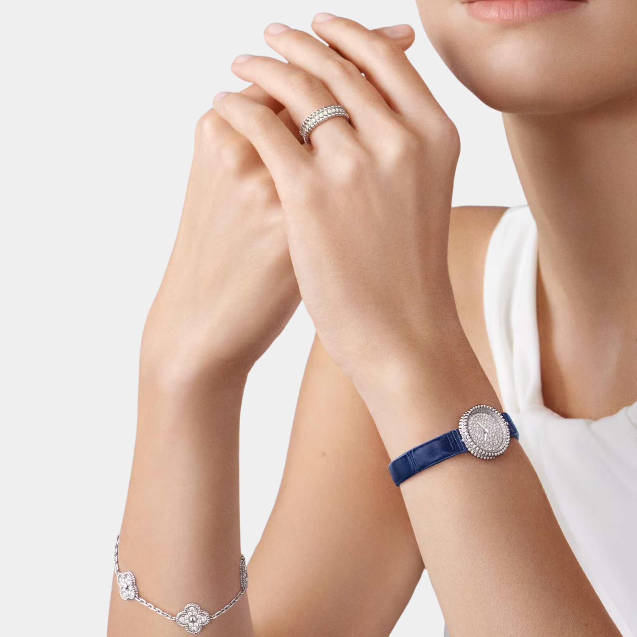 Van Cleef & Arpels Perlée Watch 23 mm White Gold Diamond, Model