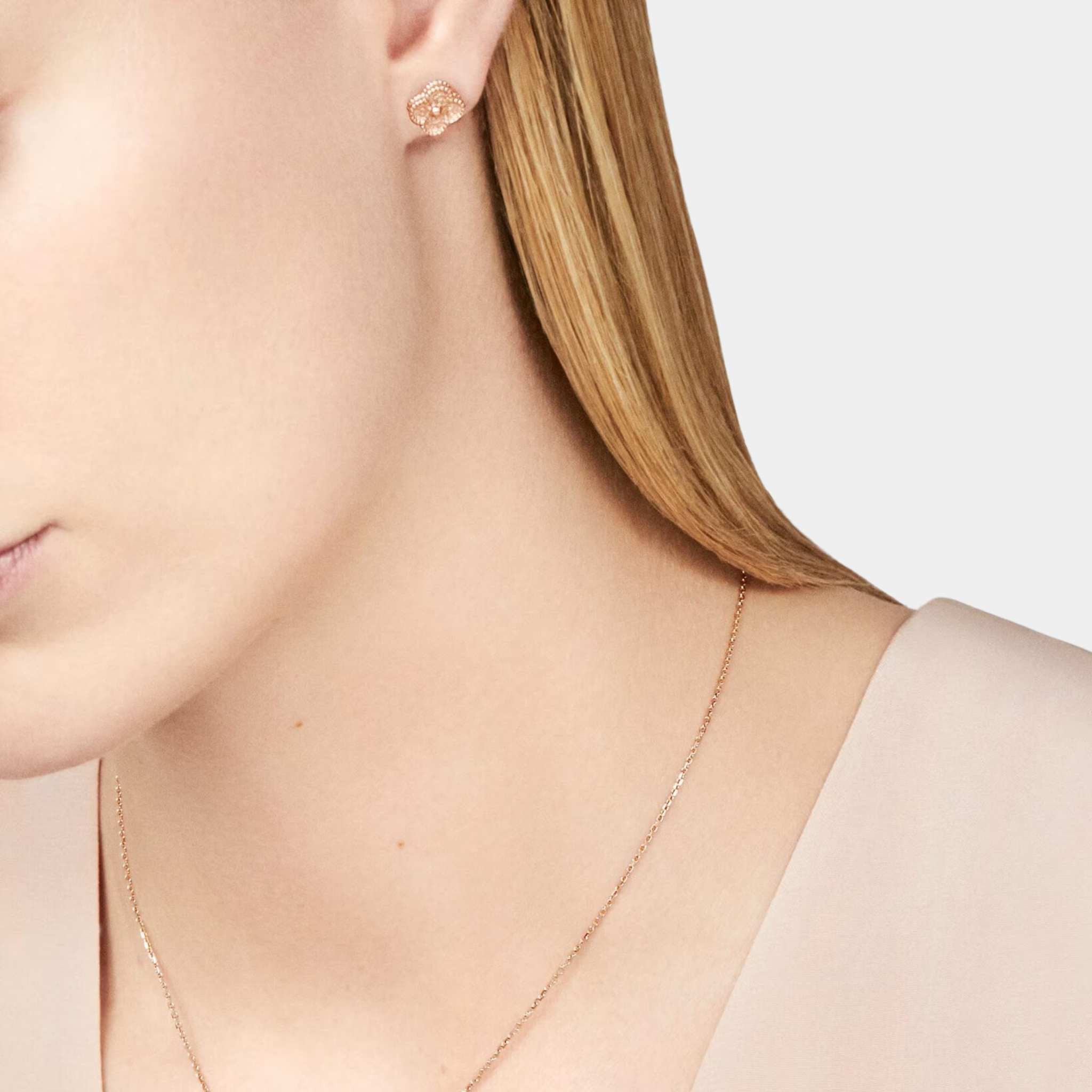 Van Cleef & Arpels Sweet Alhambra Earstuds Rose Gold, Model