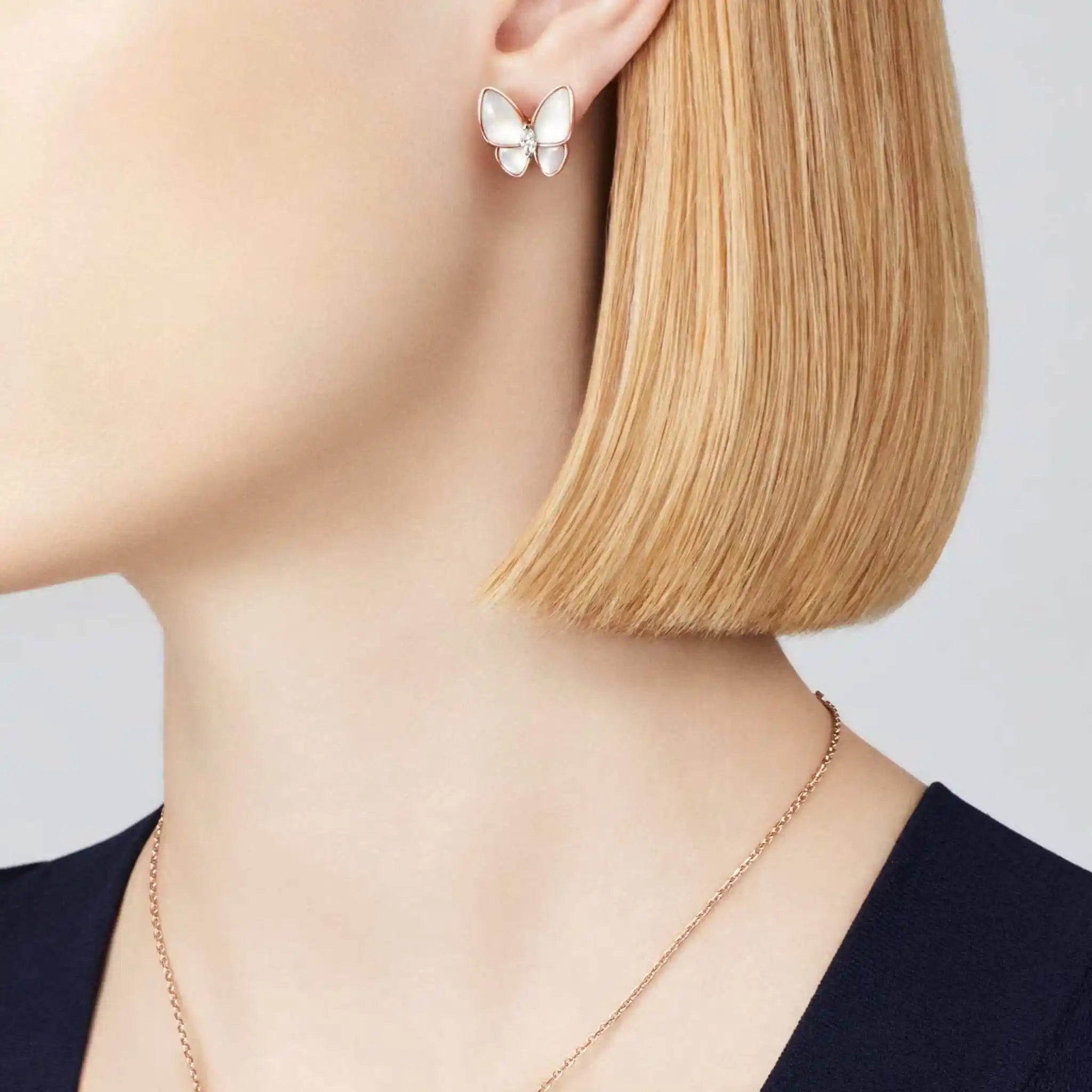 Van Cleef & Arpels Two Butterfly Earrings Rose Gold Diamond Pearl, Model