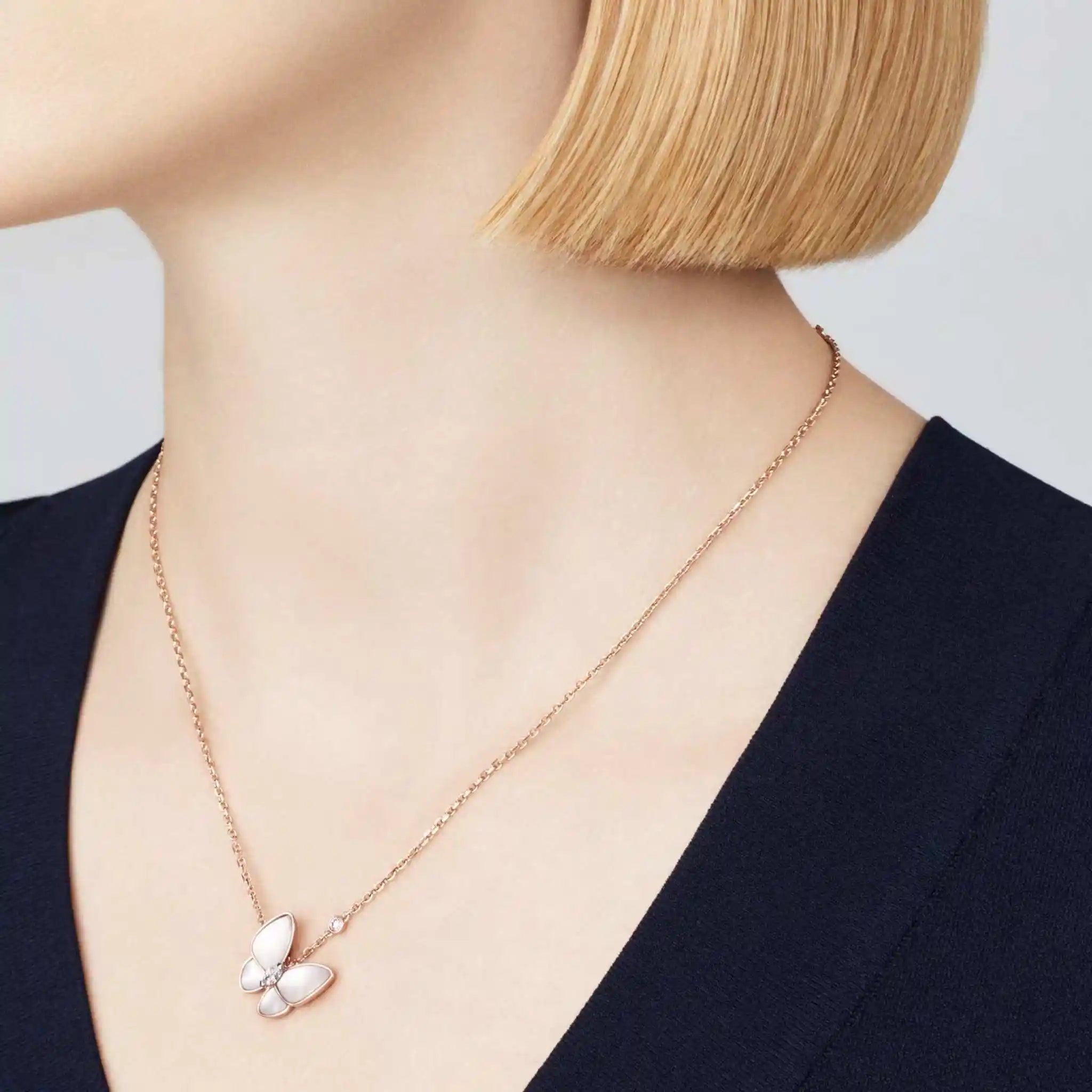 Van Cleef & Arpels Two Butterfly Pendant Rose Gold Diamond With Pearl, Model