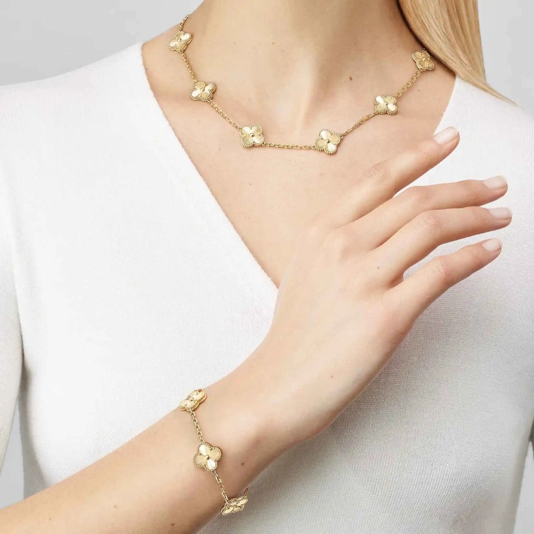 Van Cleef & Arpels Alhambra Vintage Yellow Gold Motifs Bracelet , Model