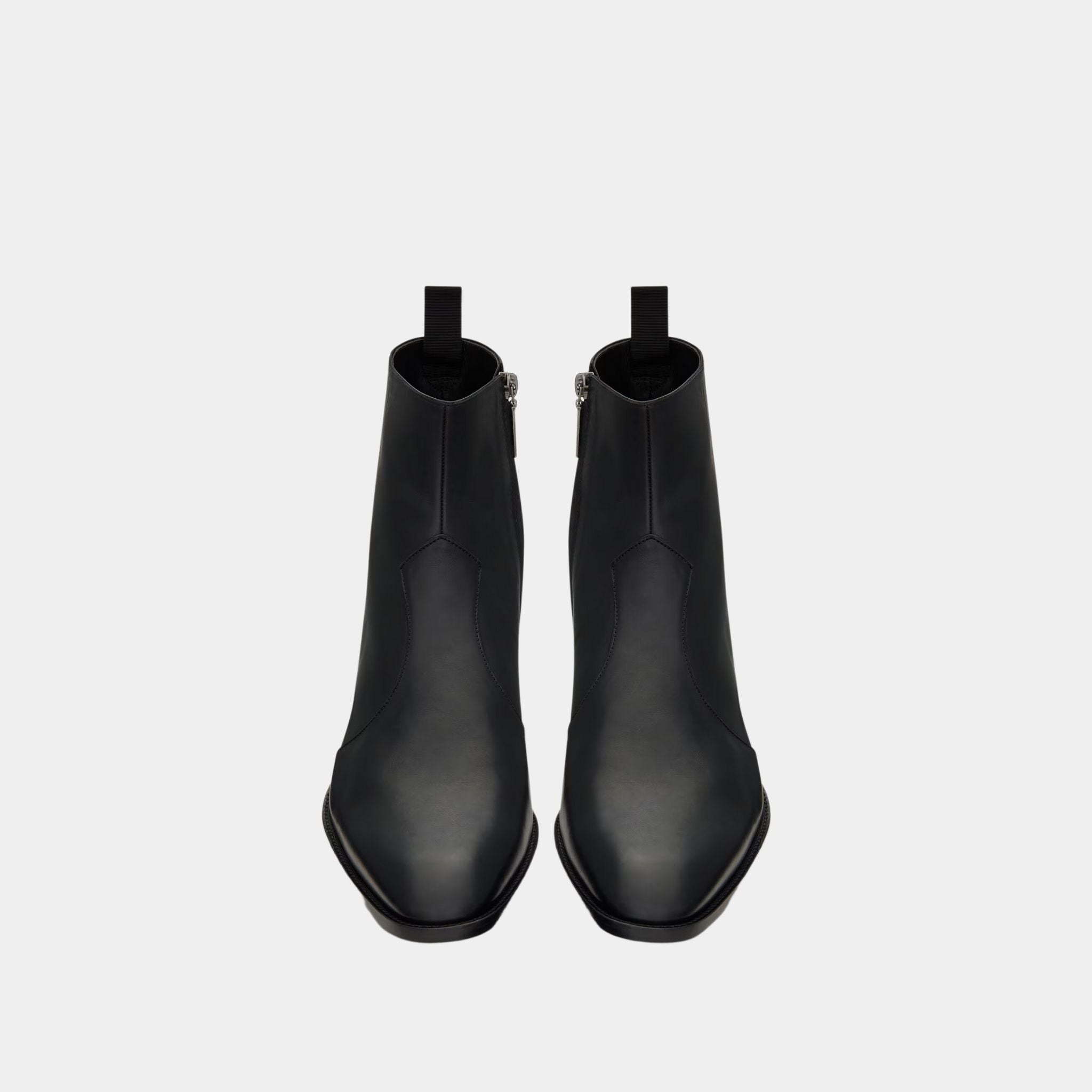 Yves Saint Laurent Wyatt Boots in Black Smooth Leather, Close