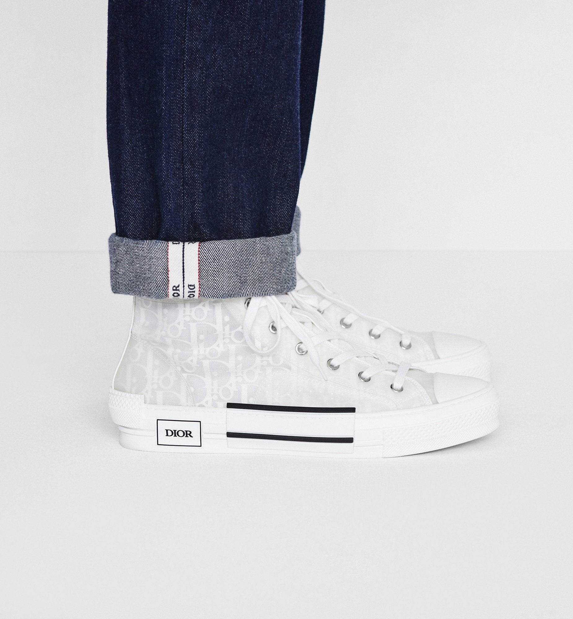 B23 High Top Sneaker White Dior Oblique Canvas