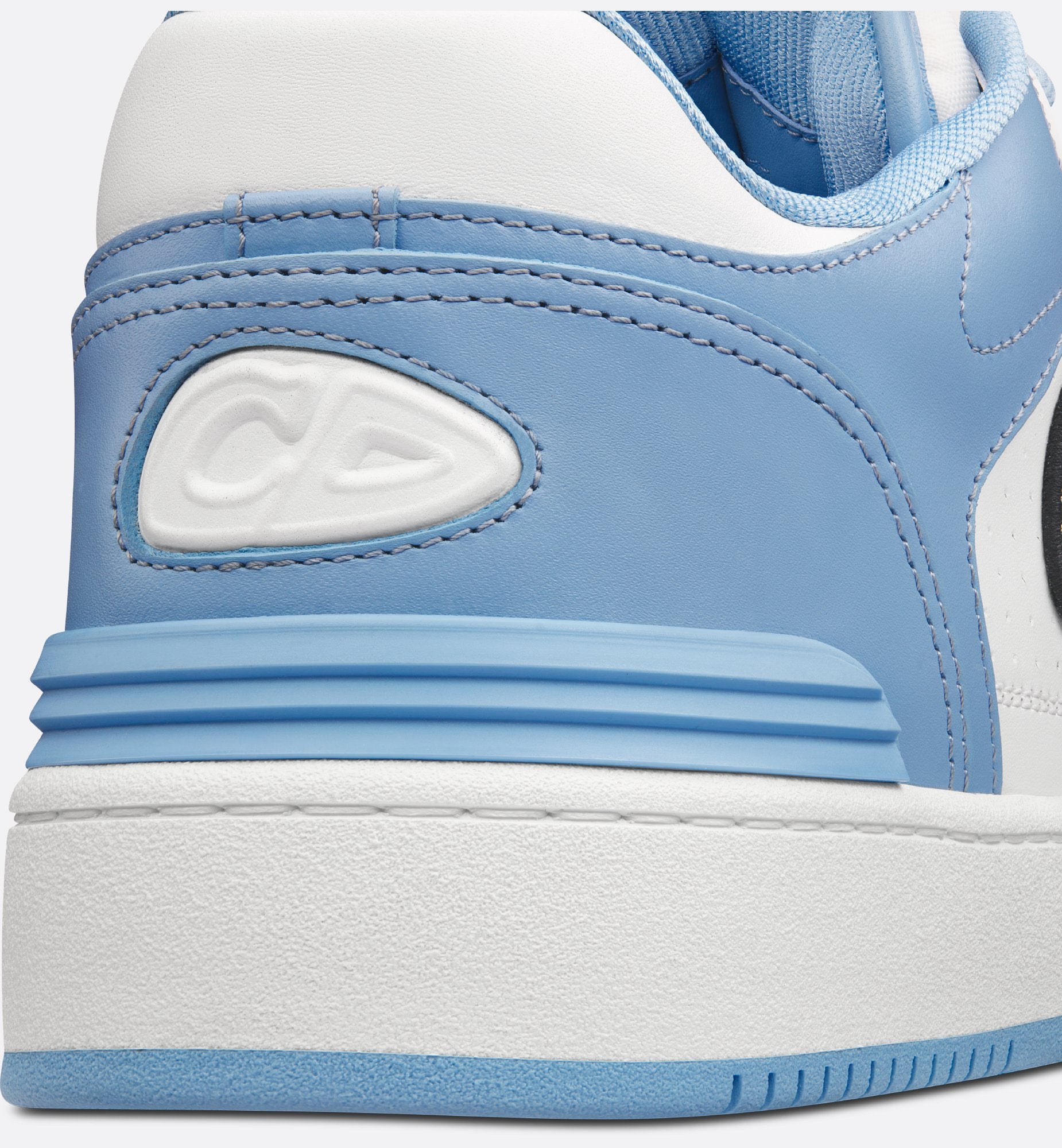 B57 Low Top Sneaker Light Blue And White Smooth Calfskin With Beige And Black Dior Oblique Jacquard