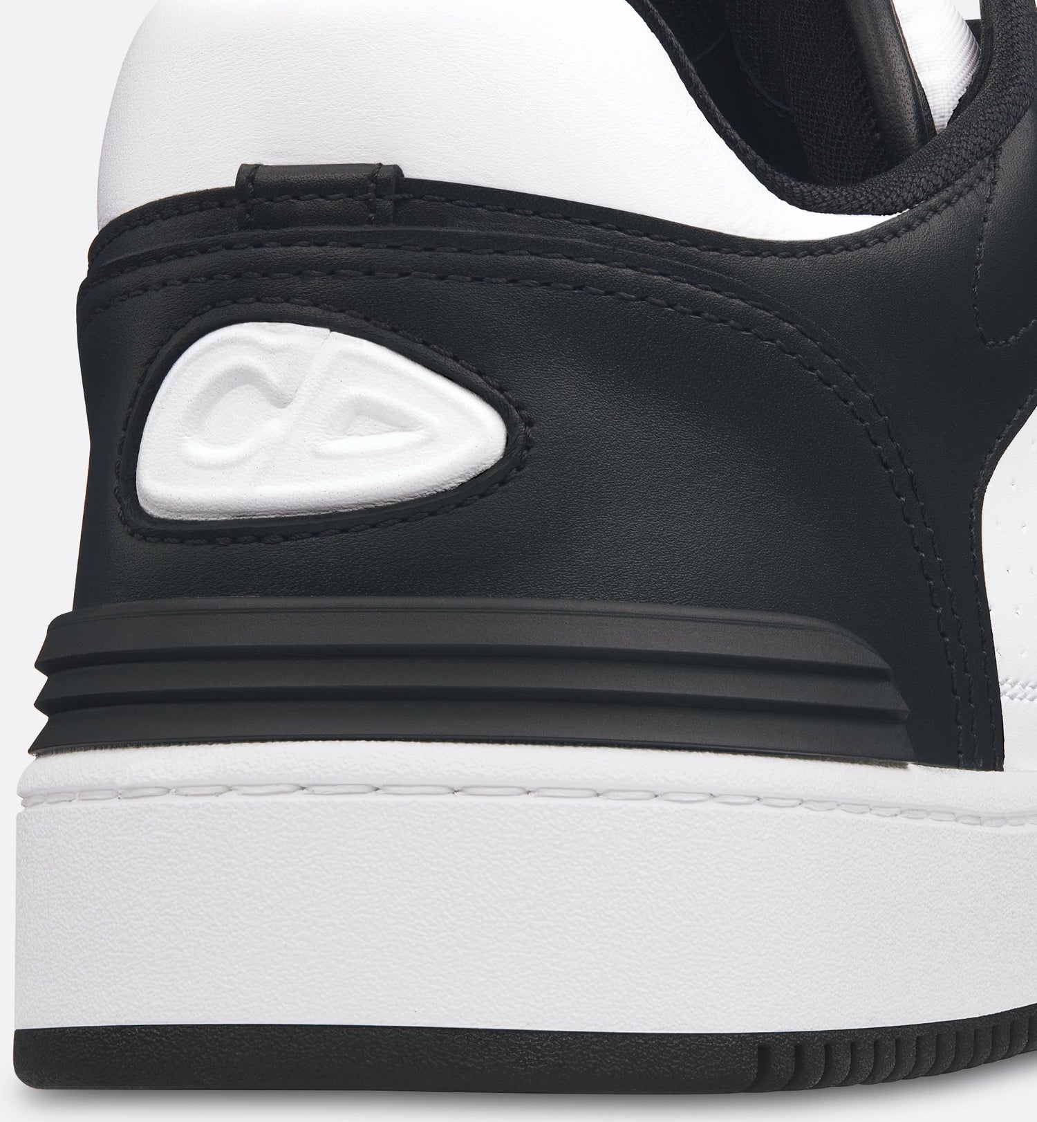 B57 Low Top Sneaker Black And White Smooth Calfskin With Beige And Black Dior Oblique Jacquard