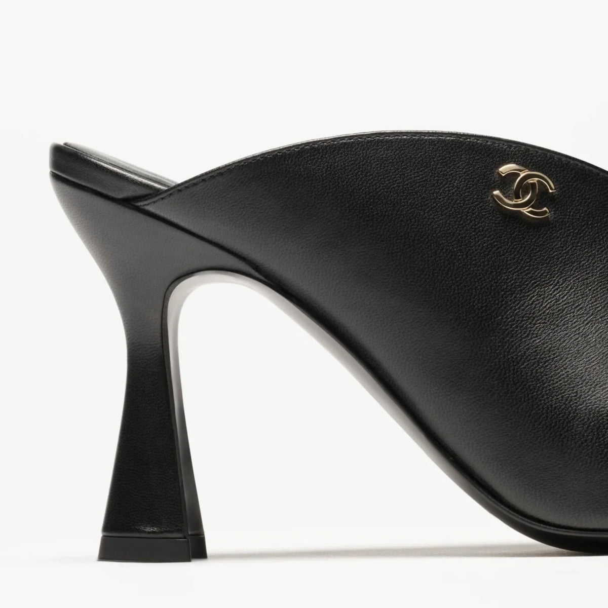 Mules in Leather