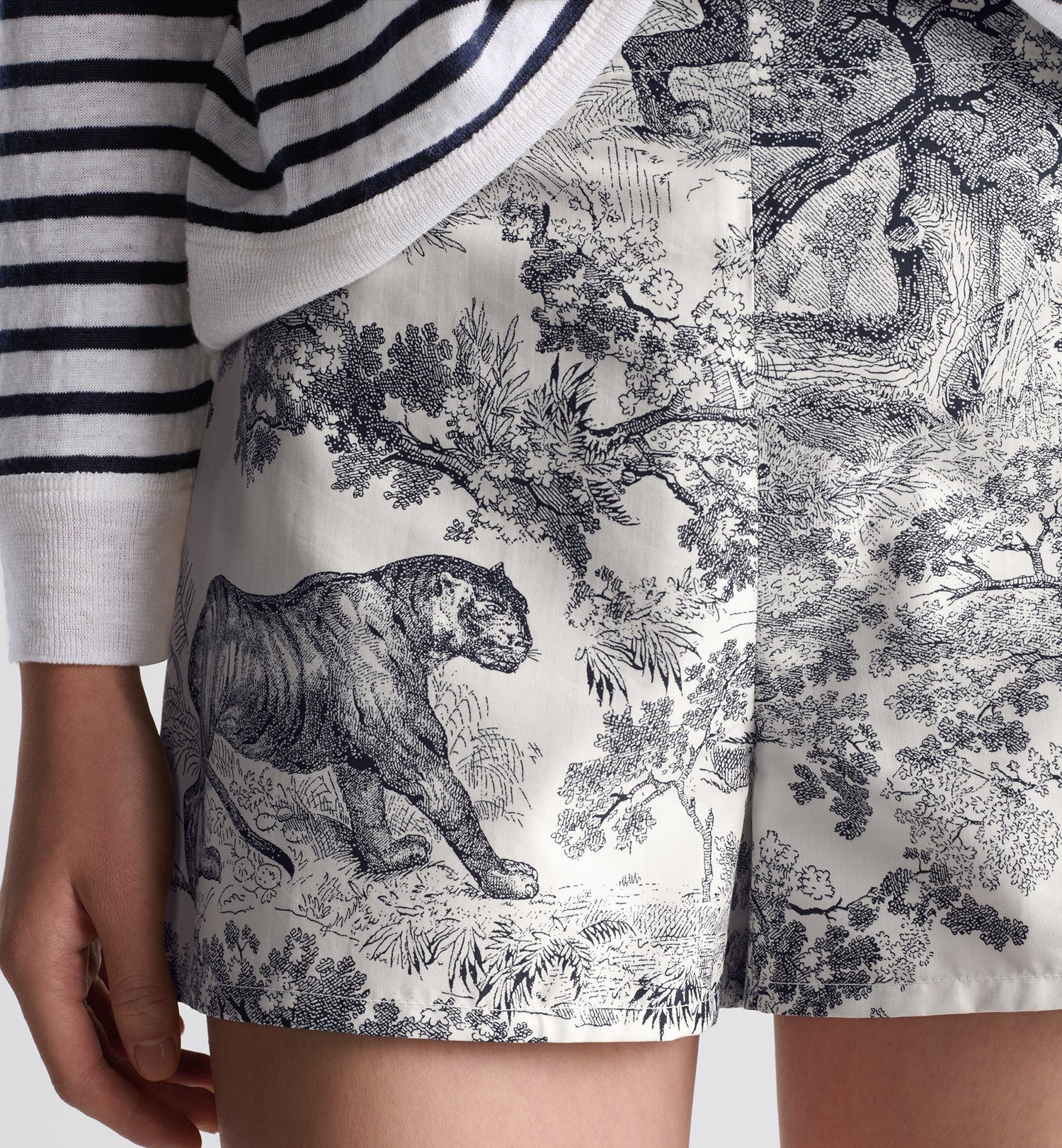 Dioriviera Shorts White And Navy Blue Cotton And Silk Poplin With Toile De Jouy Sauvage Motif