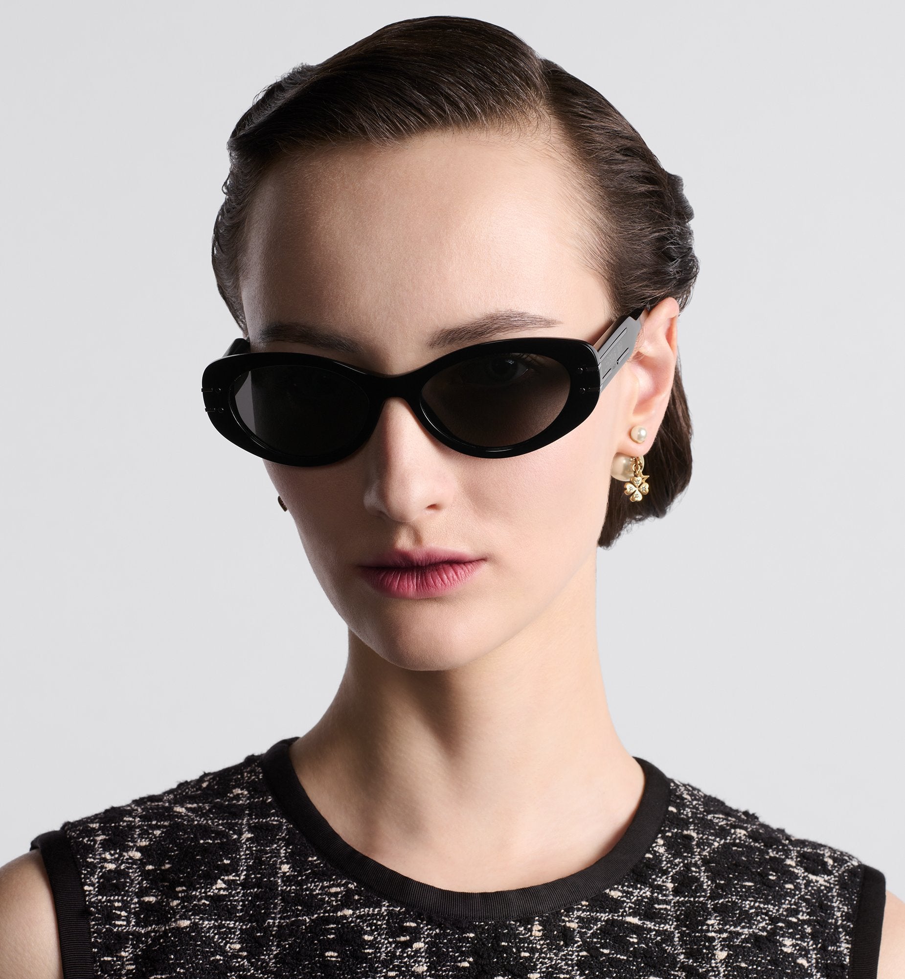 Diorsignature B8U Black Oval Sunglasses