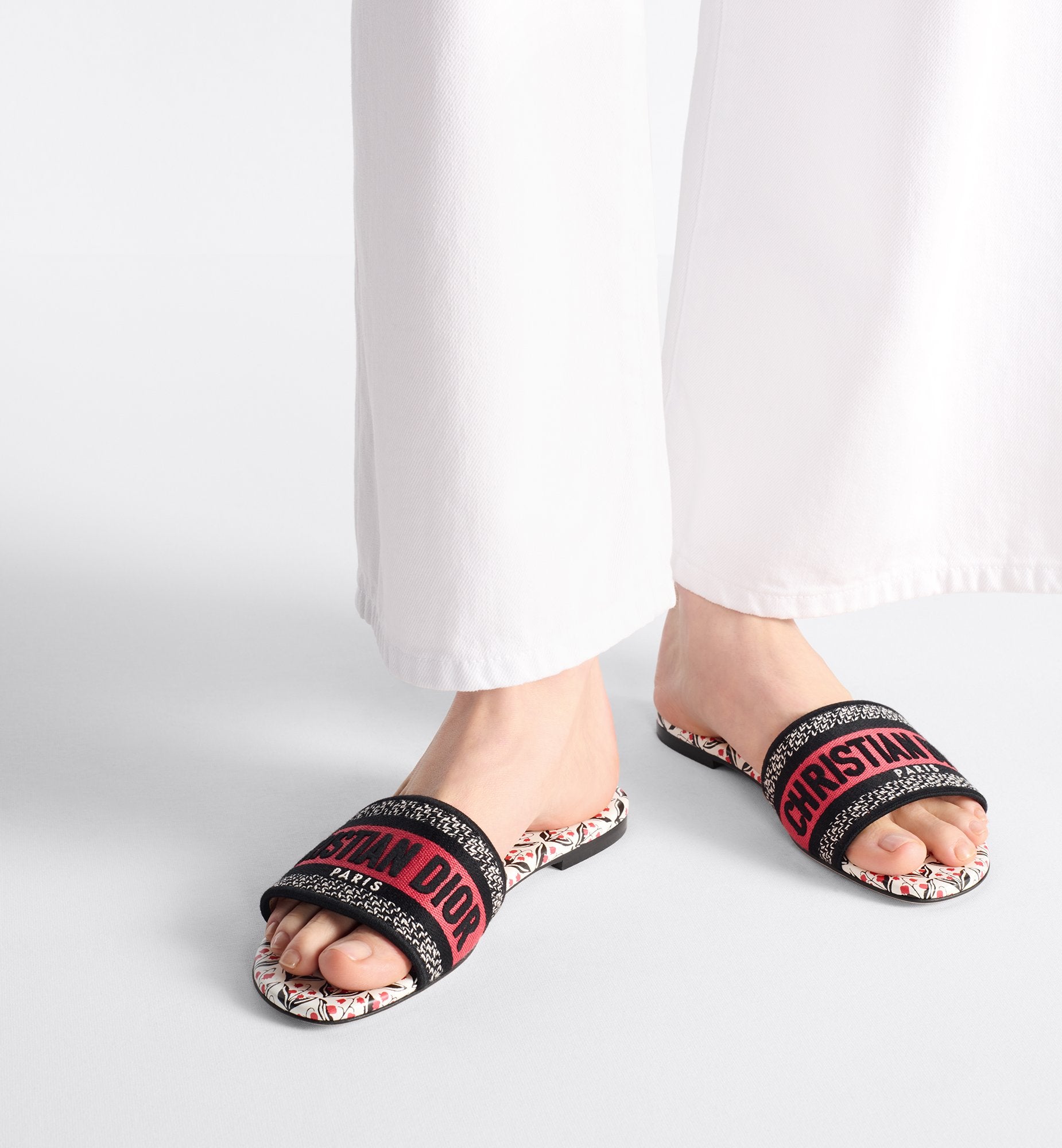 Dioramour Dway Slide Black And Red Embroidered Cotton With White, Black And Red Dior Lily Of The Valley Motif