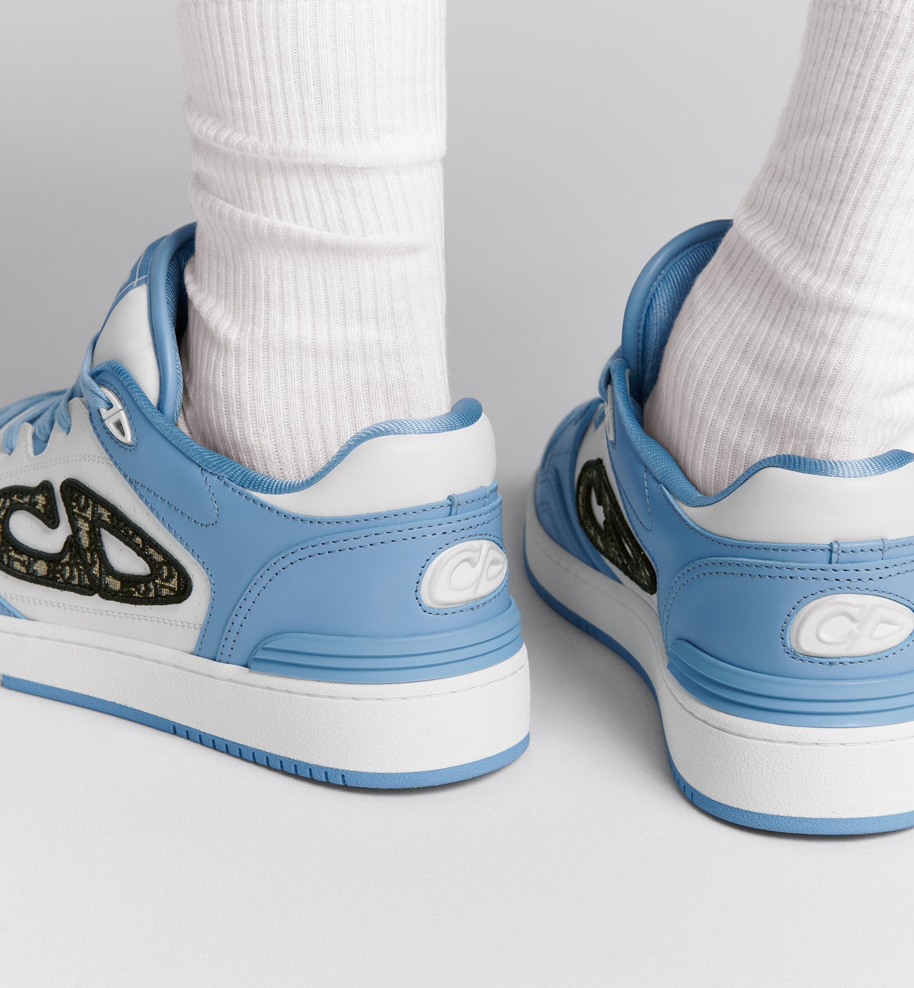 B57 Low Top Sneaker Light Blue And White Smooth Calfskin With Beige And Black Dior Oblique Jacquard