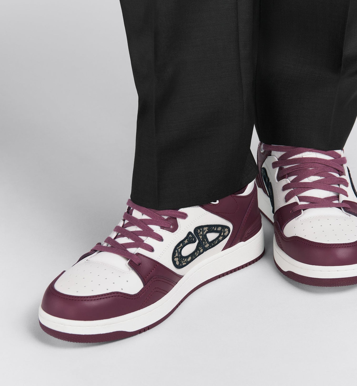 B57 Low Top Sneaker Burgundy And White Smooth Calfskin With Beige And Black Dior Oblique Jacquard