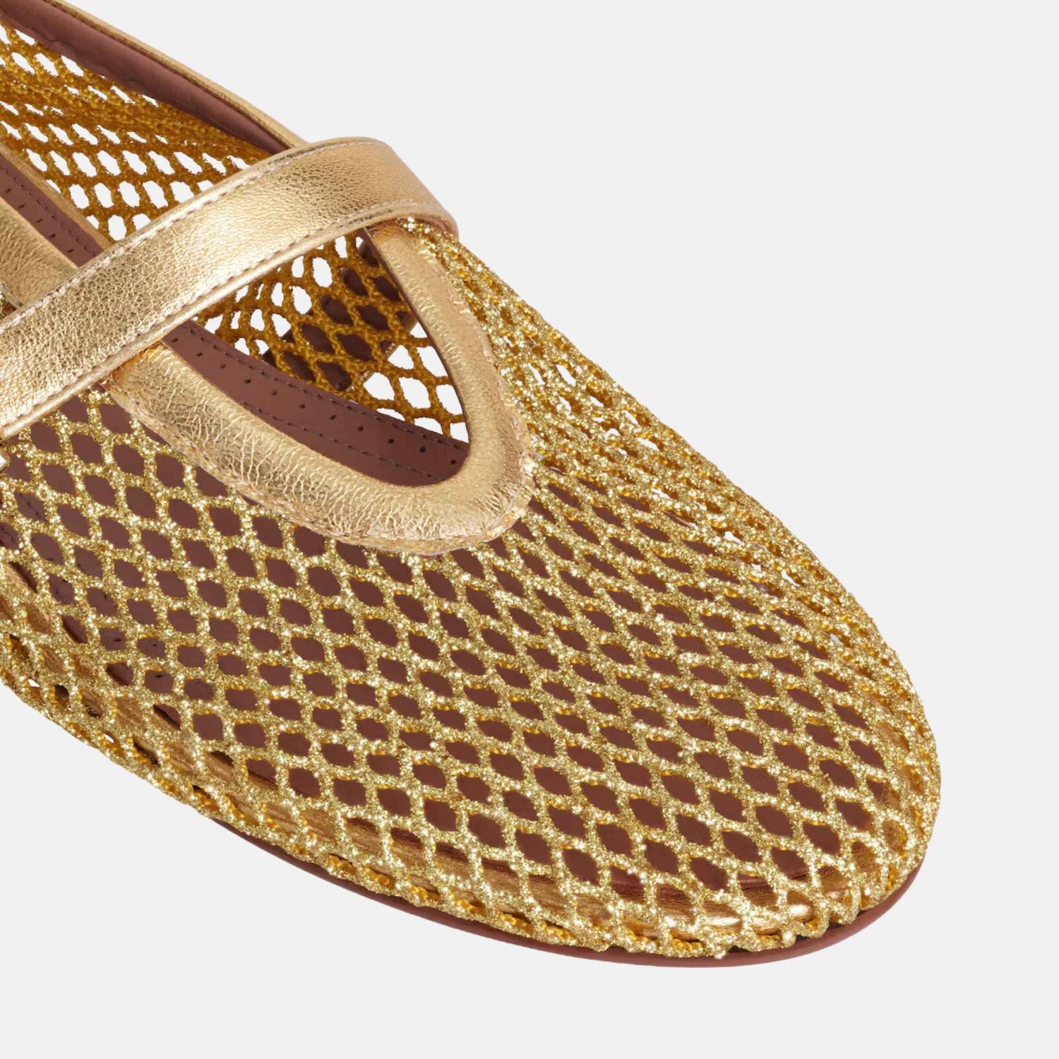 Alaia Ballet Flats In Laminated Fishnet, Gold, Close
