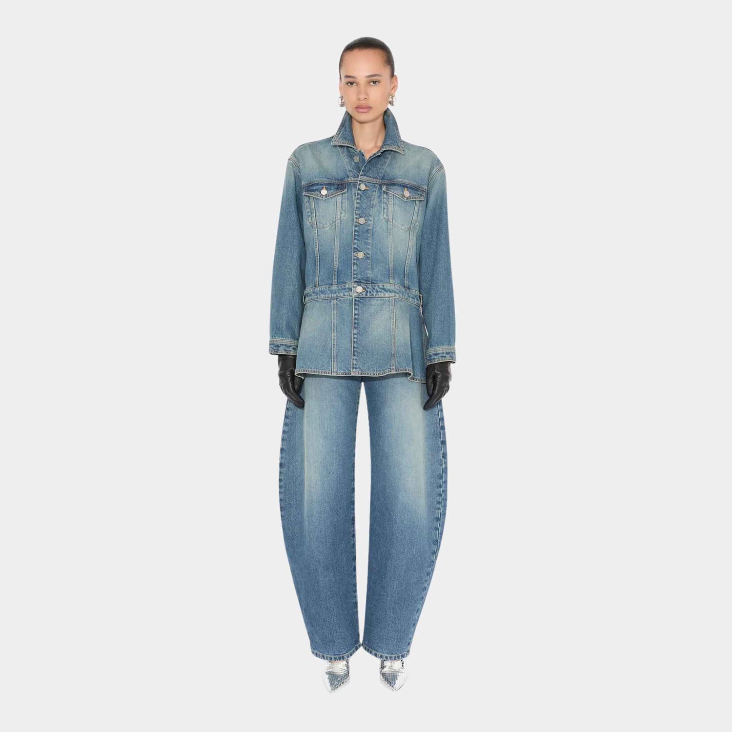 Alaia Barrel-Leg Jeans in Faded Denim, Bleu Vintage, Model View