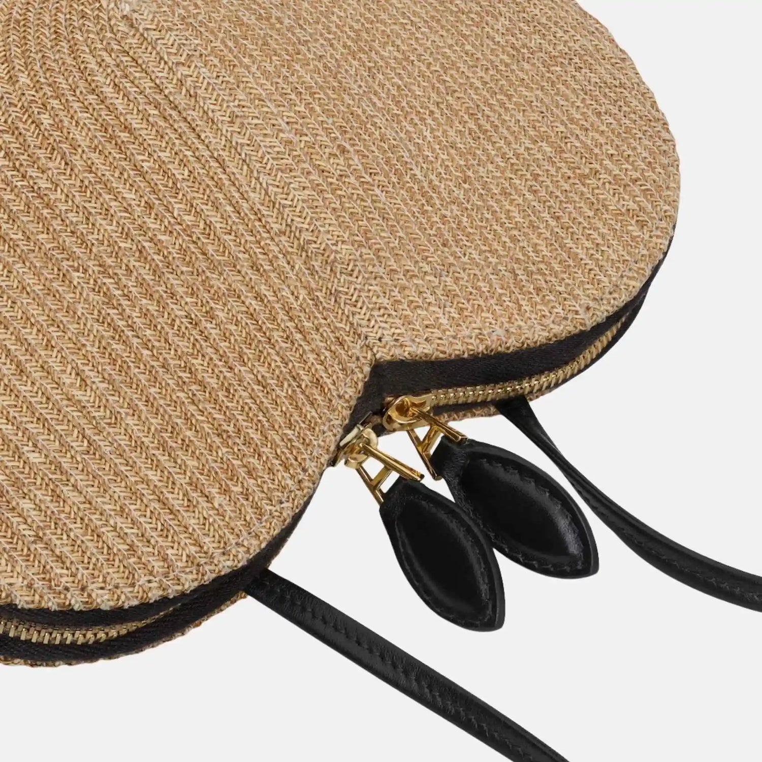 Alaia Le Coeur Heart Bag in Raffia, Close