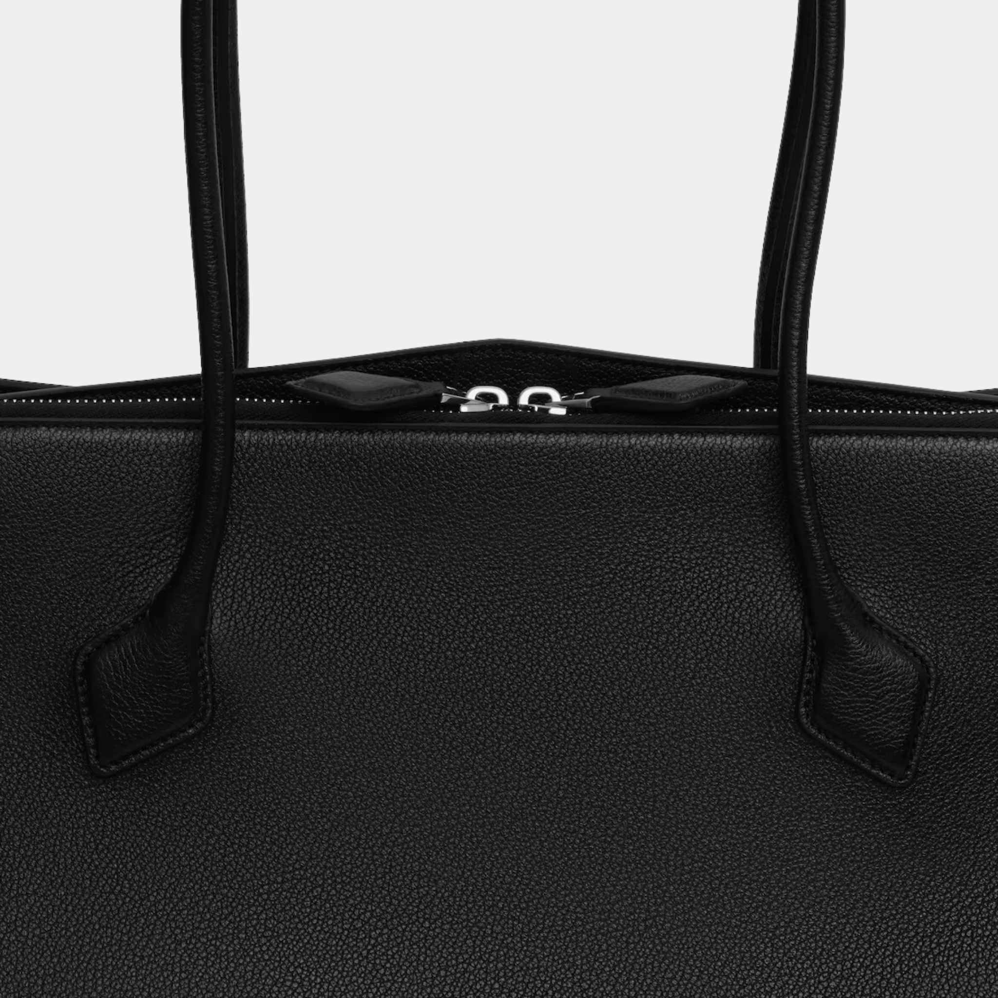 Alaia Le Teckel Tote Bag In Shiny Grained Calfskin, Black, Close View