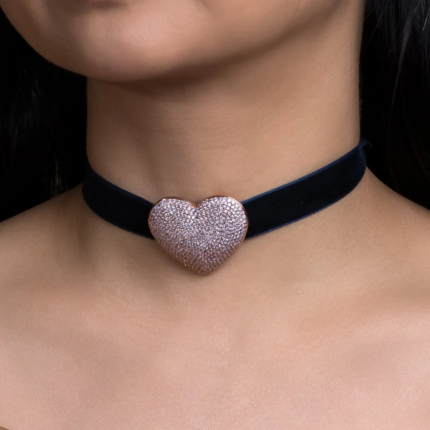 Ashna Mehta Fancy Pink Diamond Heart Customized Bag Bijoux, Choker