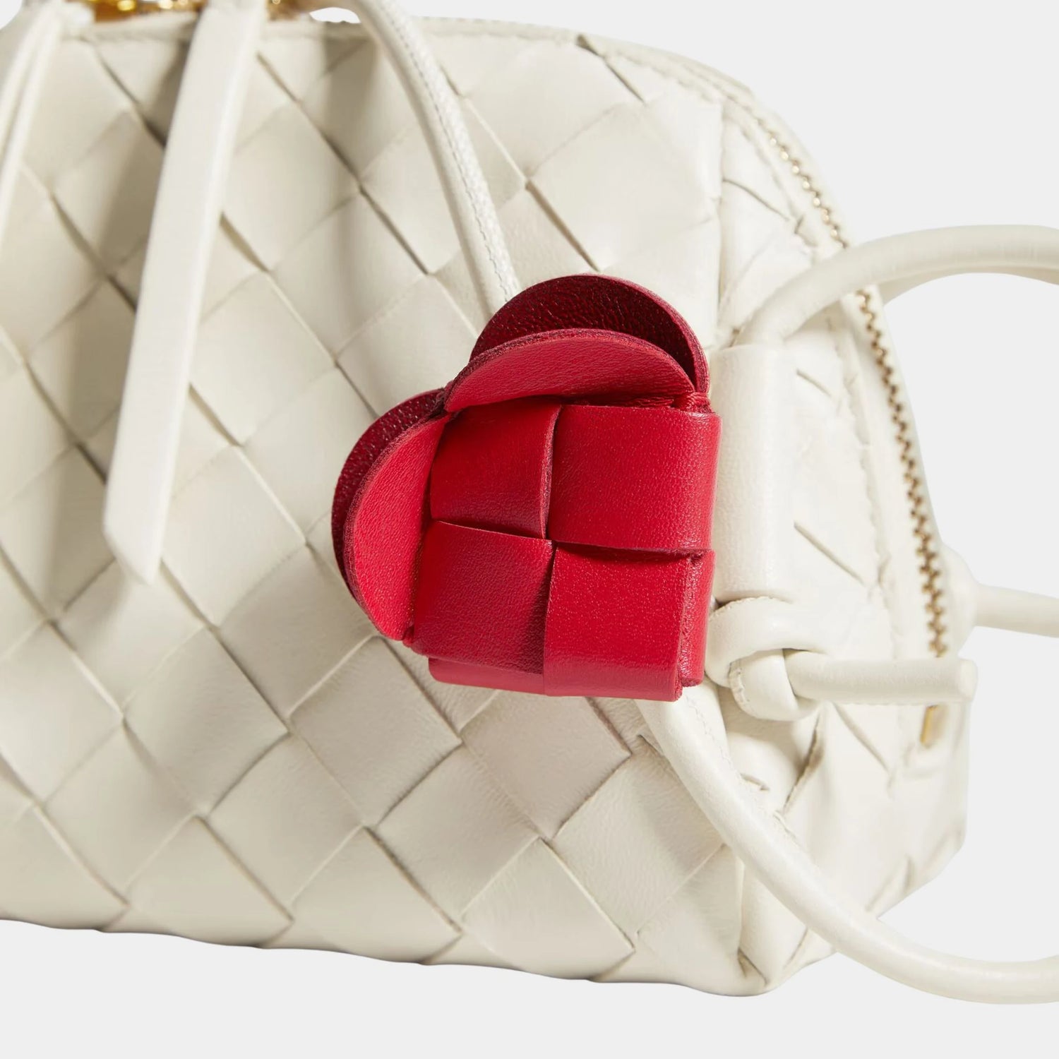 Bottega Veneta Concert Pouch Intrecciato Calf Leather Closeup