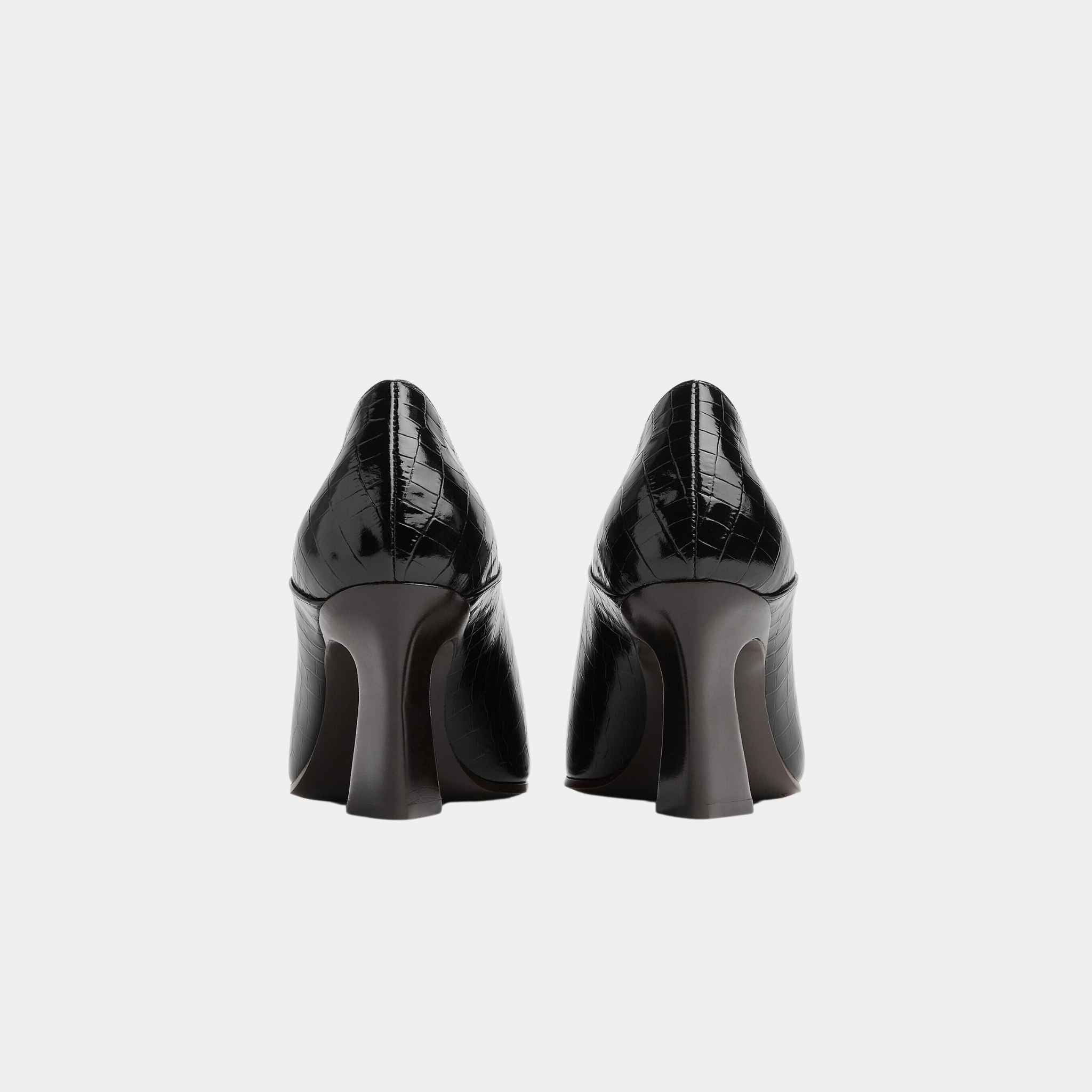 Bottega Veneta Lewis Pump Crocodile Effect Leather, Black, Back