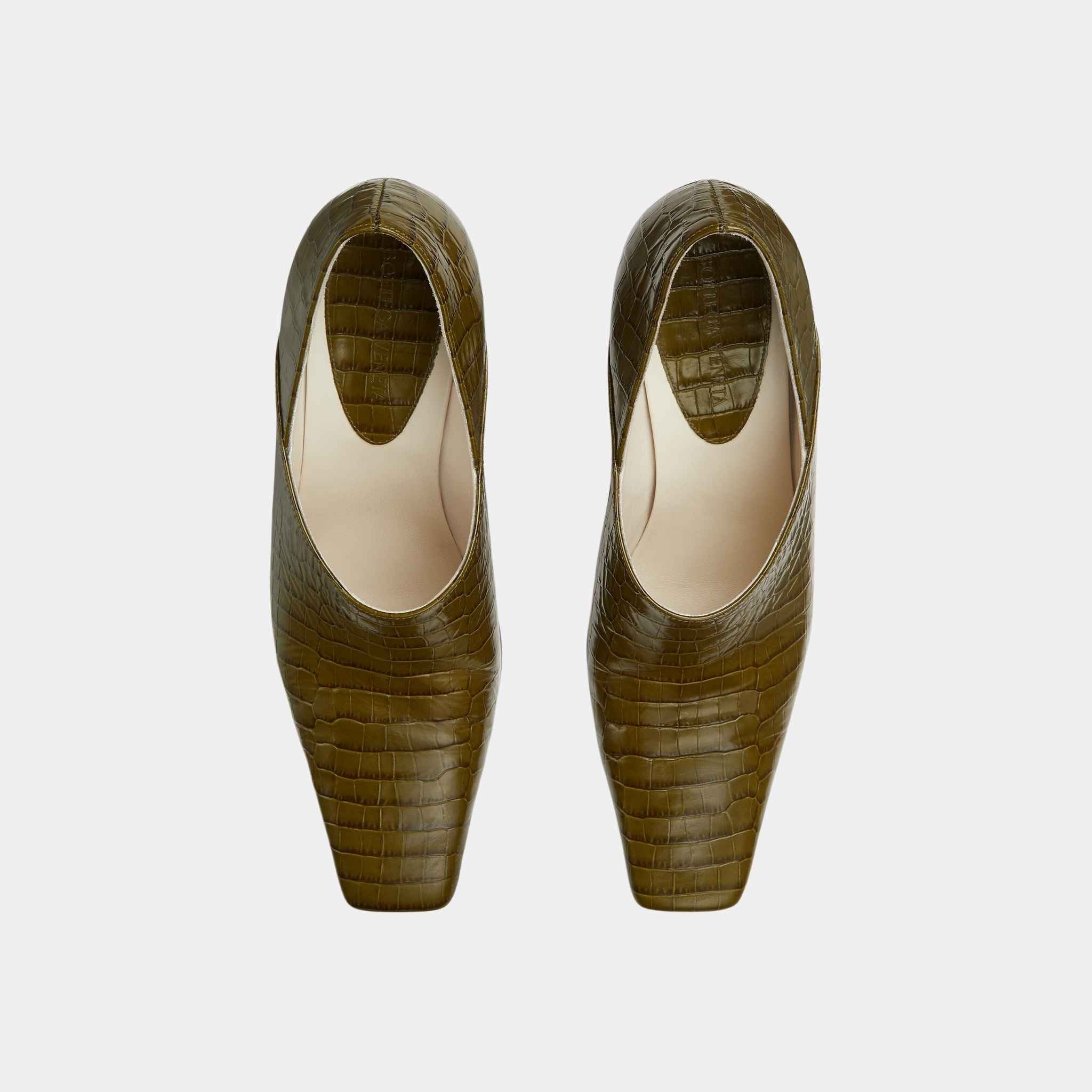Bottega Veneta Lewis Pump Crocodile Effect Leather, Olive Oil, Top