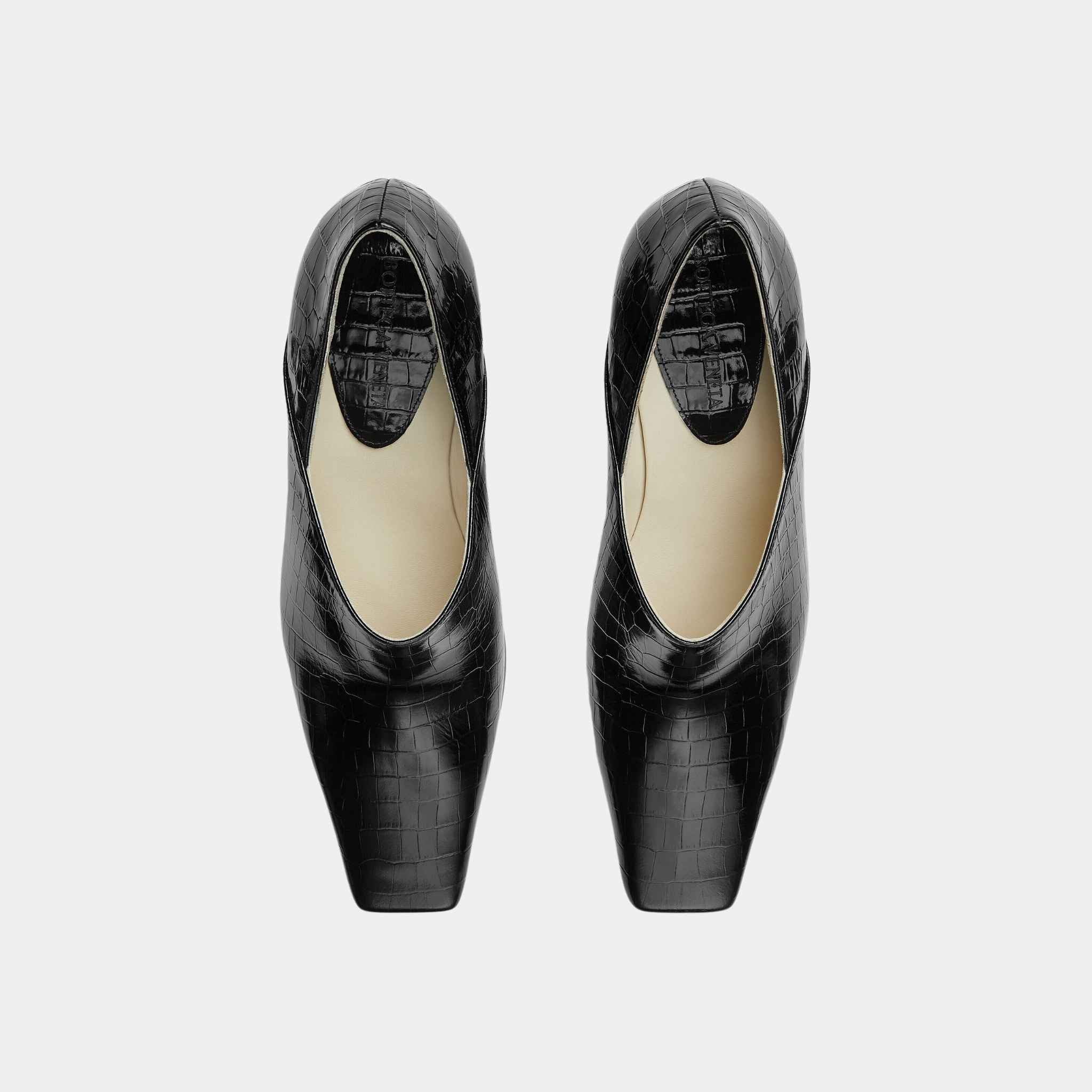 Bottega Veneta Lewis Pump Crocodile Effect Leather, Black, Top