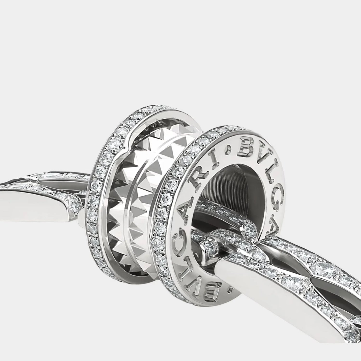 Bvlgari B.zero1 Rock Chain necklace/ round pendant - pavé diamonds