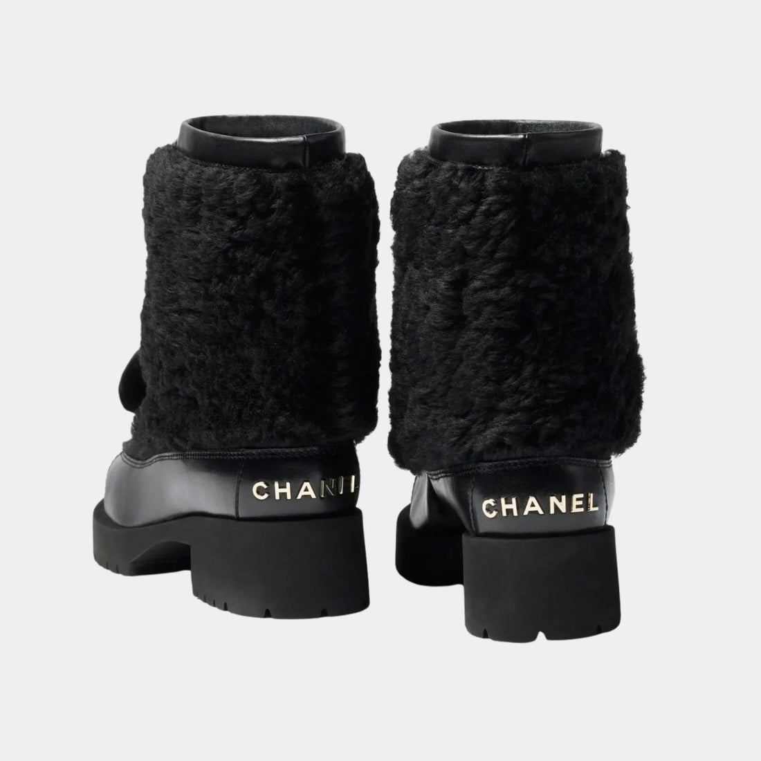بوتات Chanel سوداء من صوف الحمل والعجل، جلد حمل وعجل مطلي، من الخلف
