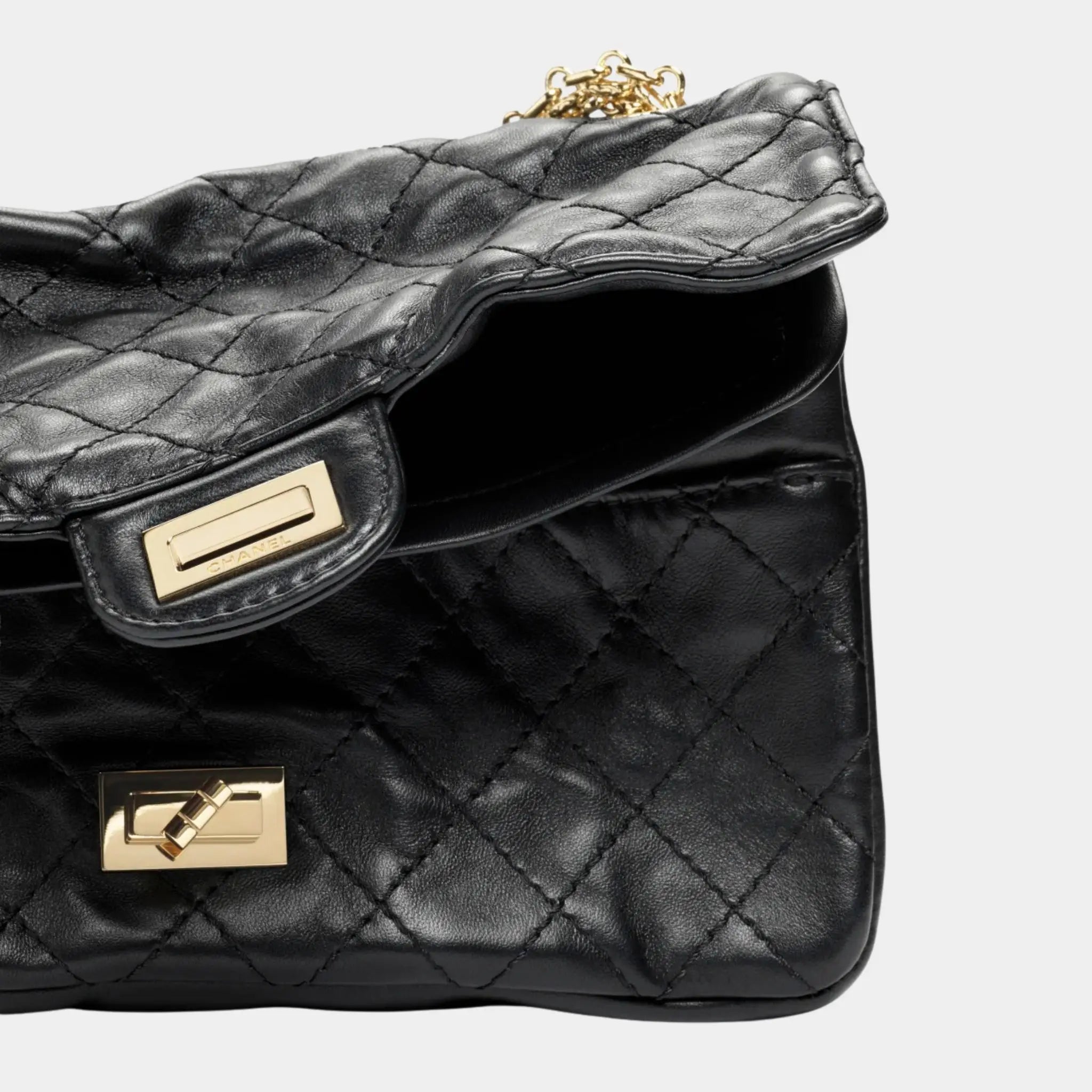 Chanel Bag 2.55 Lamb &amp; gold-plated metal, black , Front Closeeup