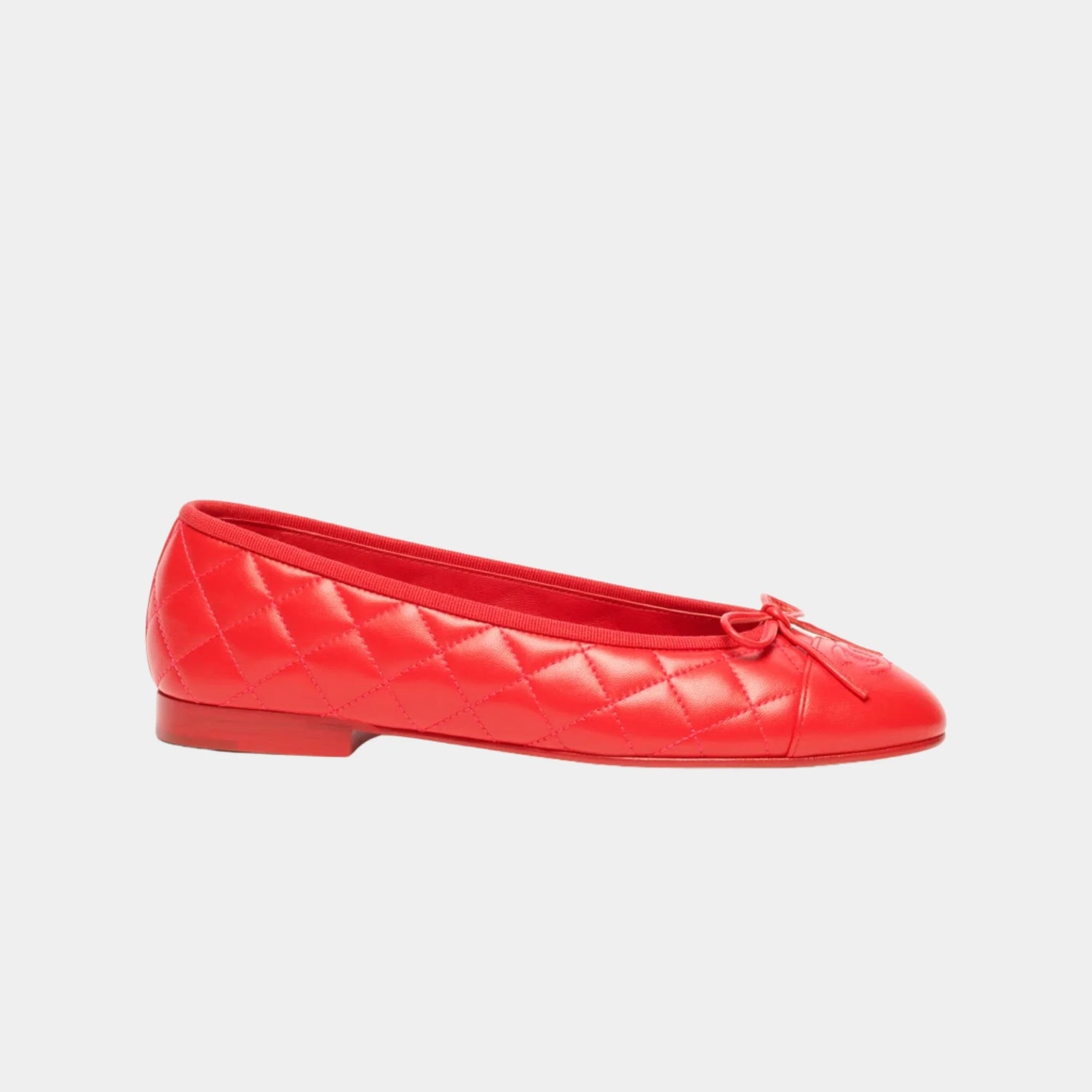 Chanel Ballet Flats in Red Lambskin, Red, Side