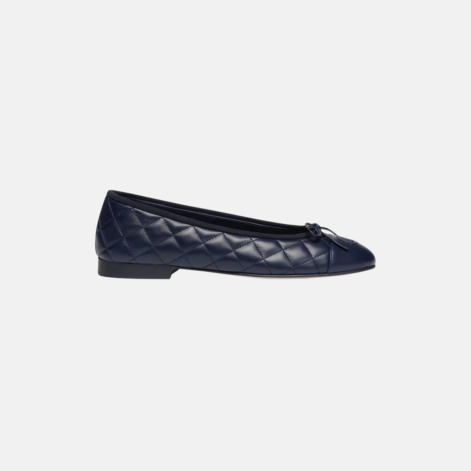 Chanel Ballet Flats in Lambskin Leather, Dark Blue, Side