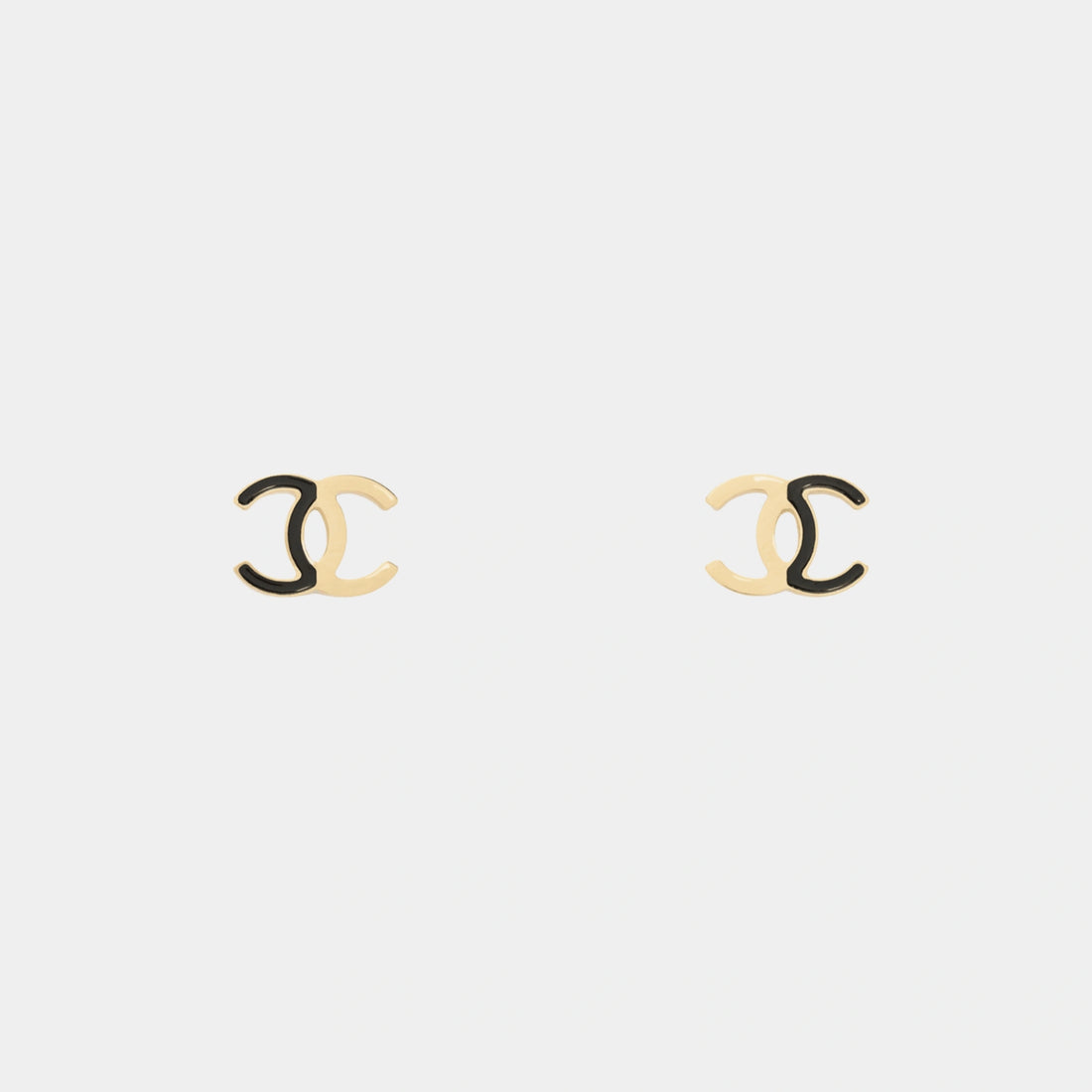 Chanel CC Stud Earrings in Gold Metal and Black Resin, Front