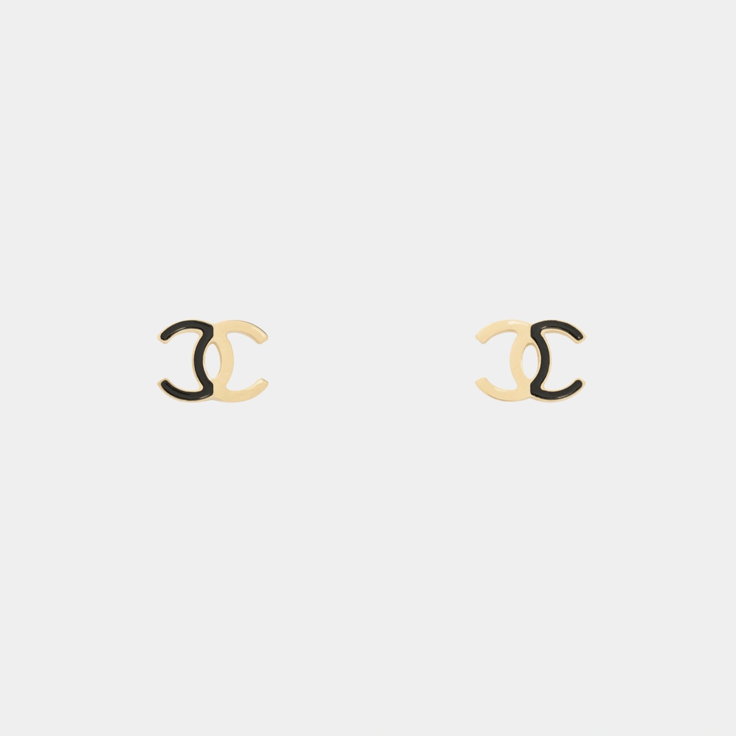 Chanel CC Stud Earrings in Gold Metal and Black Resin, Front