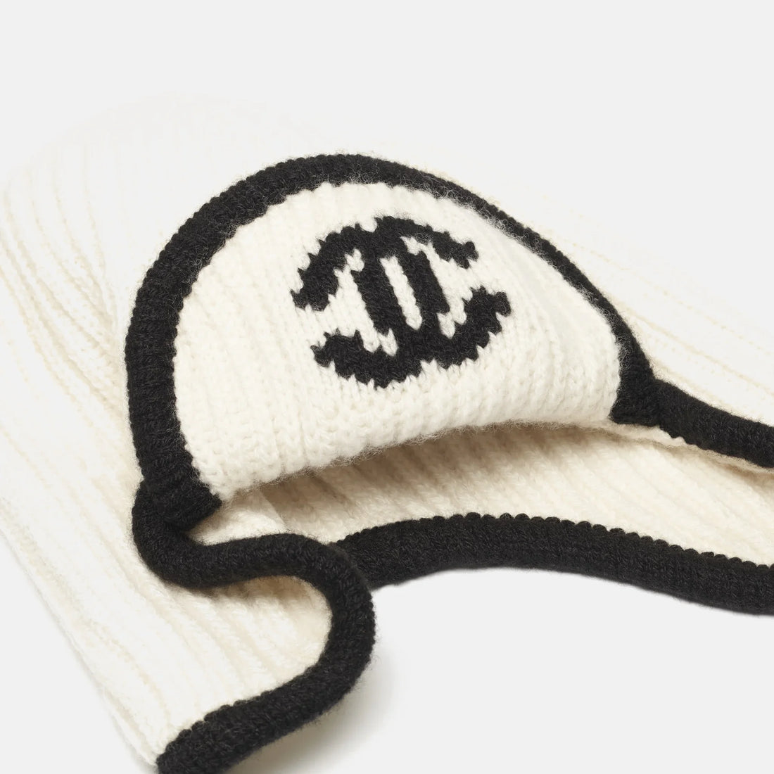 Chanel Chapka cashmere white and black Coco Neige 2026 double C detail