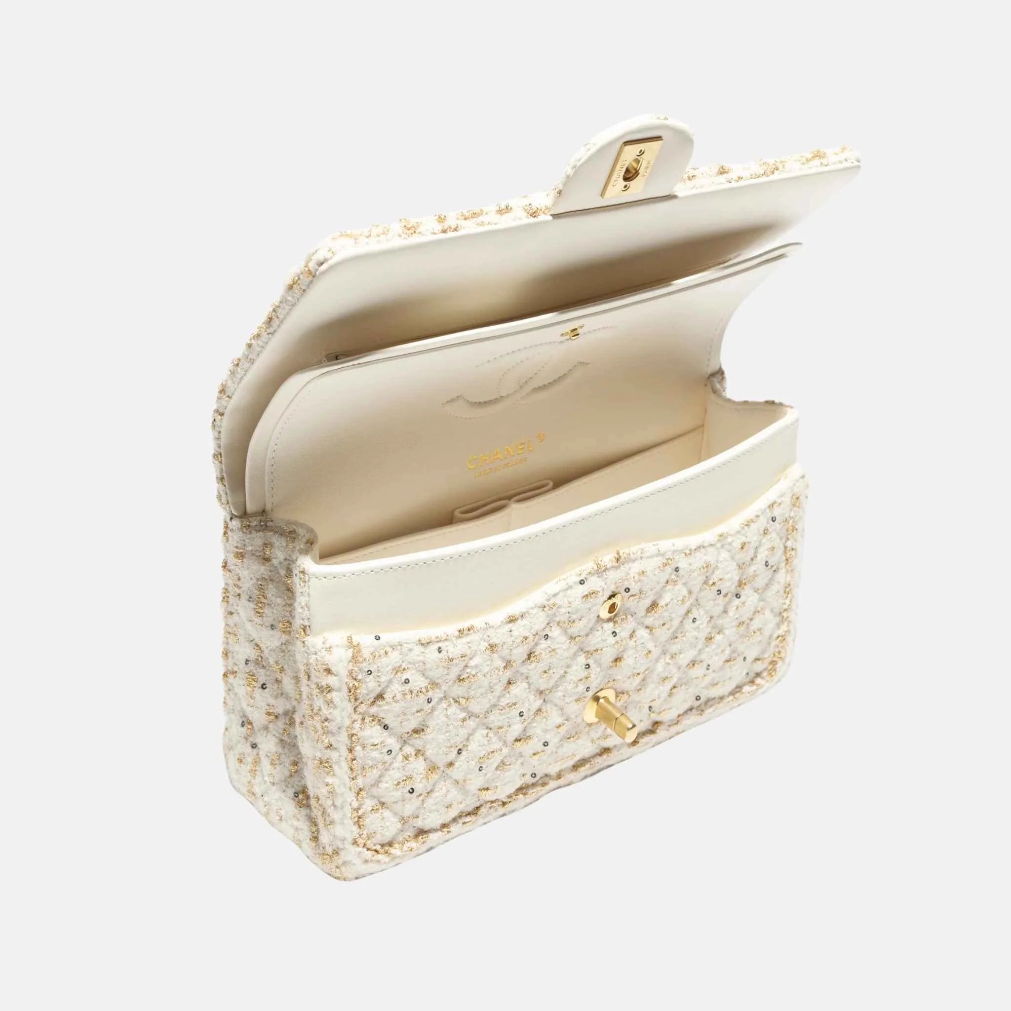 Chanel Classic 11.12 Bag Tweed &amp; Gold Metal in Ecru &amp; Gold, Inside