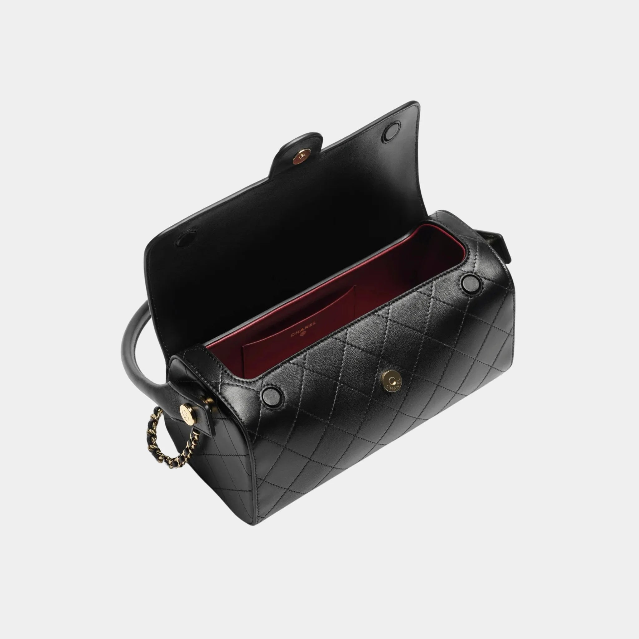 Chanel Clutch with chain in Black Lambskin, Top