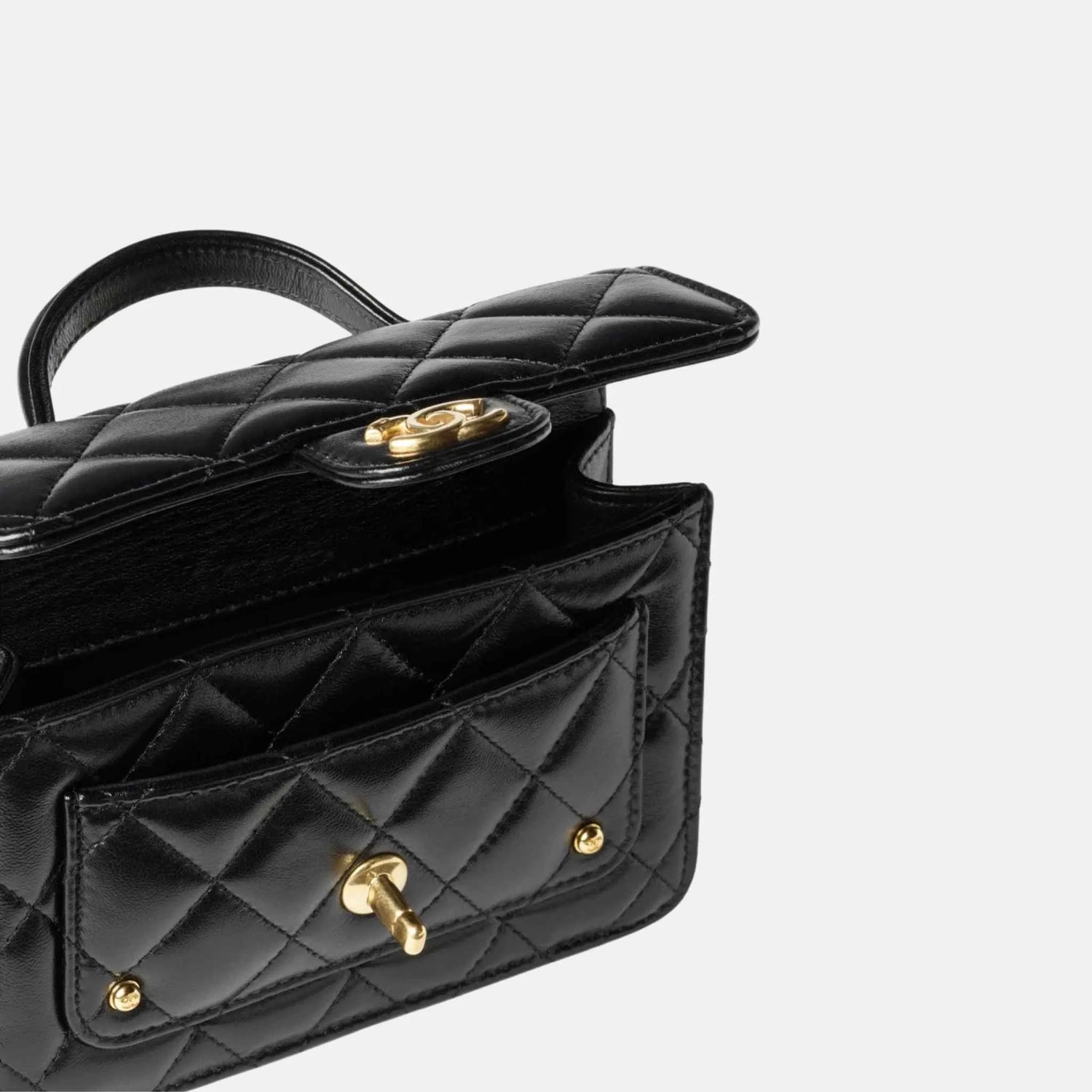 Chanel Clutch with Chain in Shiny Lambskin and Gold Metal, Inside