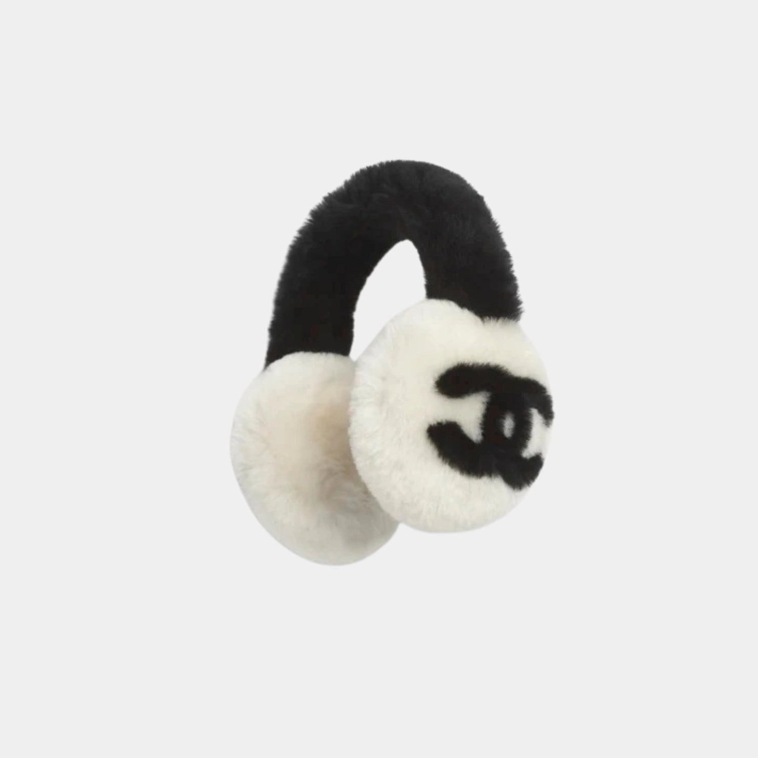 Earmuffs in Lamb Pelt