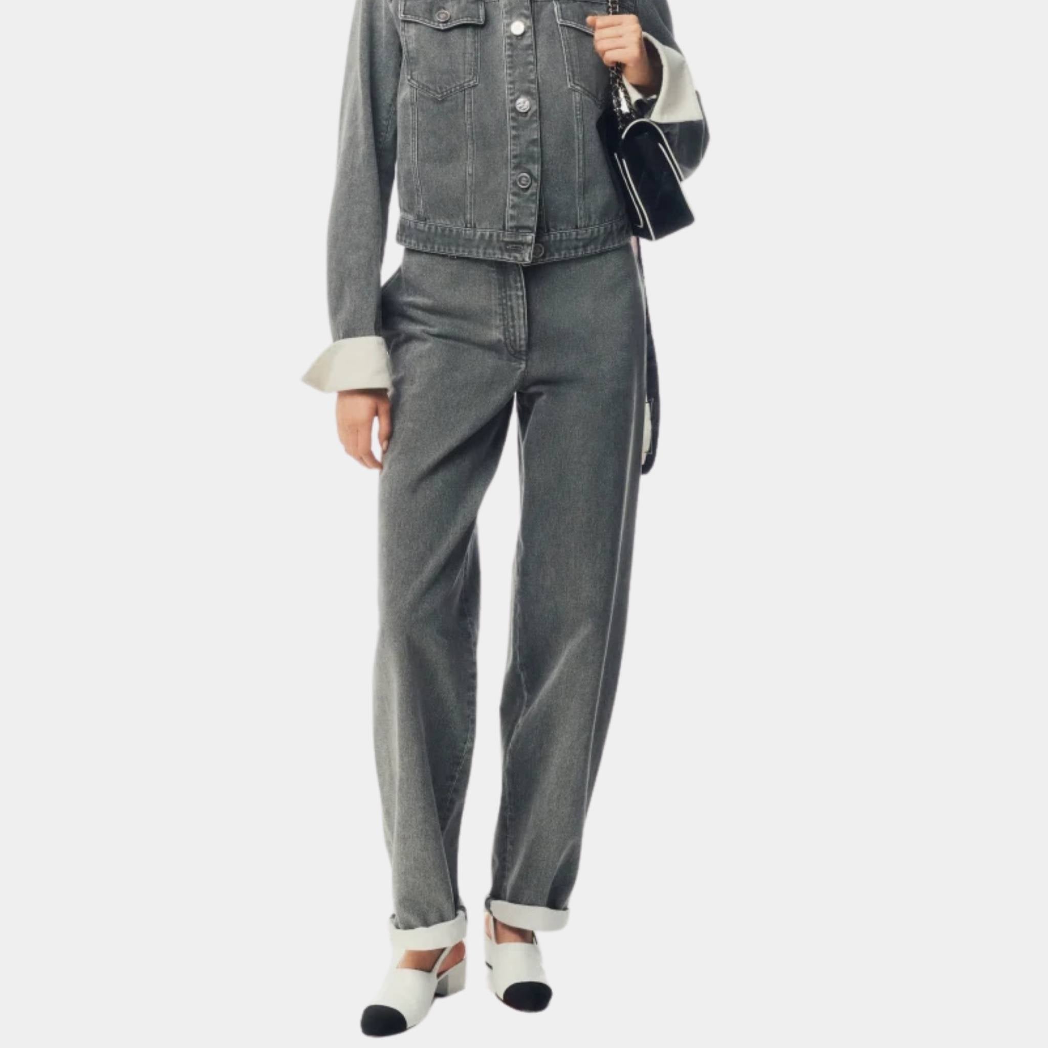 Chanel Jeans Washed Out Denim Grey White, Model, Half