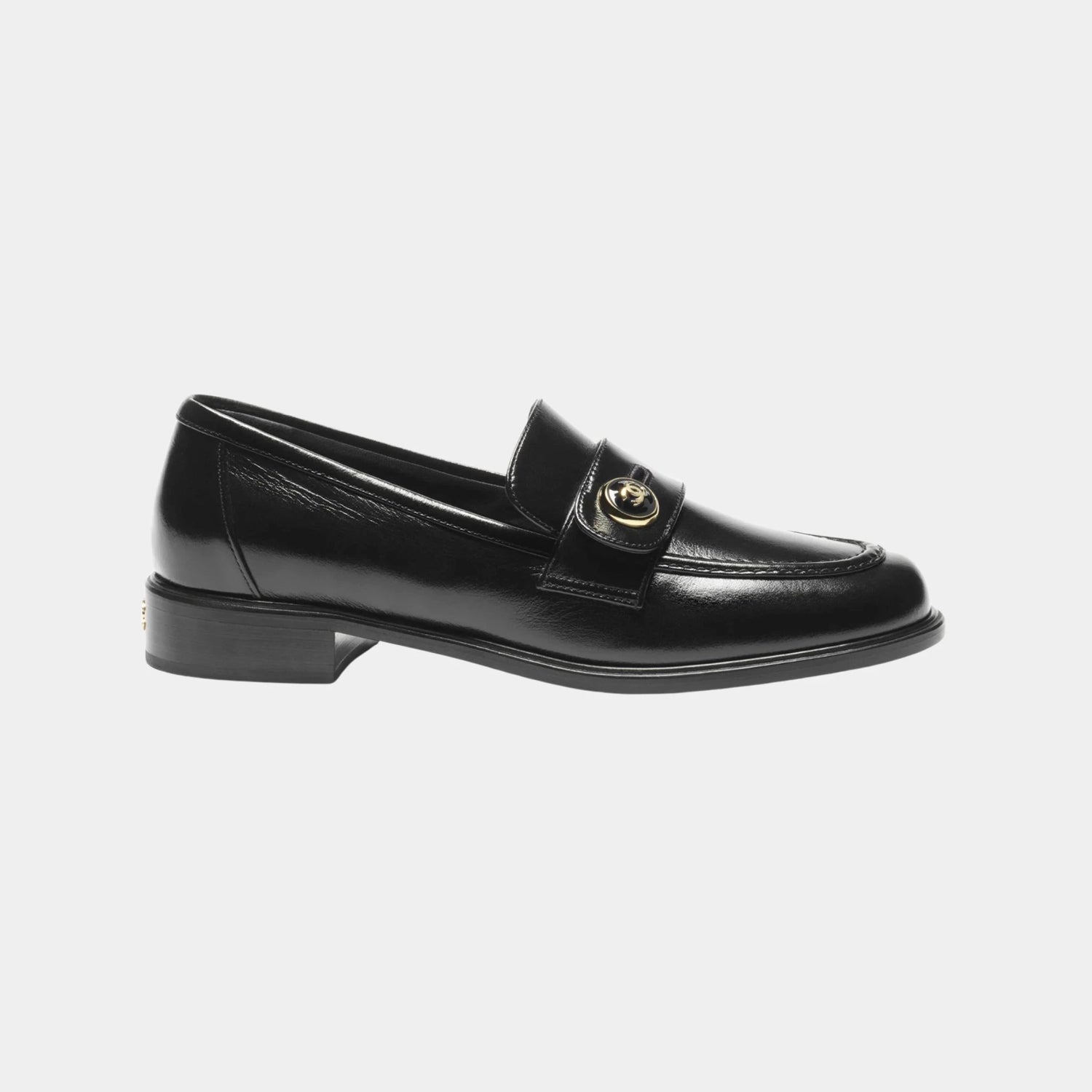 Chanel Loafers in Shiny Calfskin, Black, Side