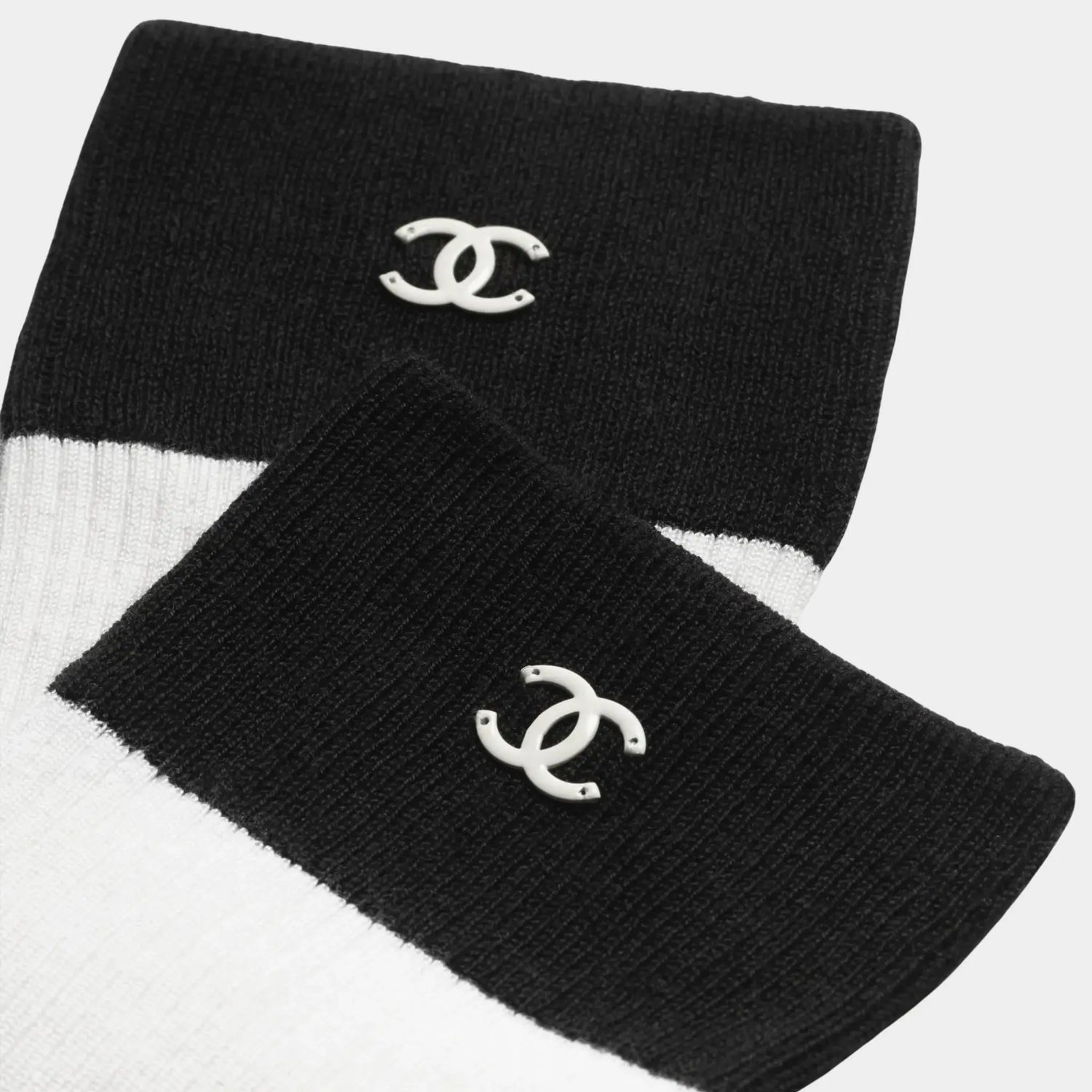 Chanel Long Socks Silk &amp; Cotton Black &amp; White, Closeup