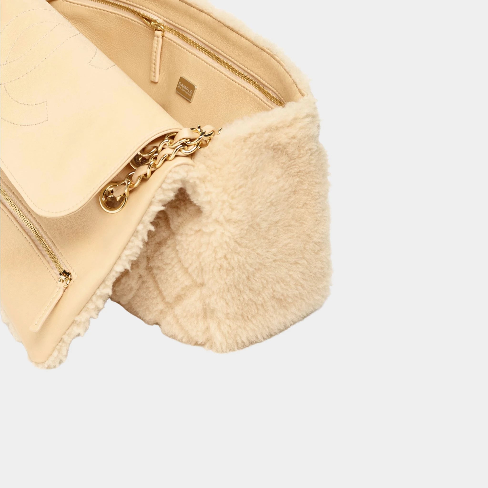 Maxi Flap Bag Shearling Lambskin &amp; Gold Tone Metal Beige