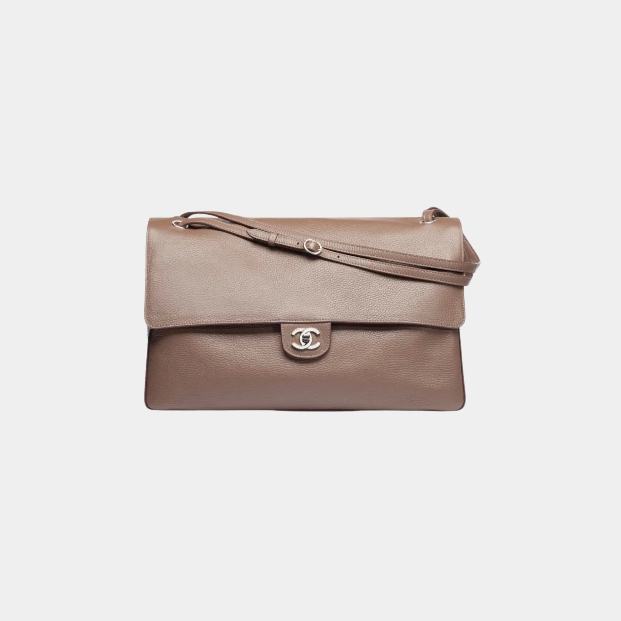 Chanel Maxi Flapbag in Grained Calfskin &amp; Silver Metal, Light Brown, Front
