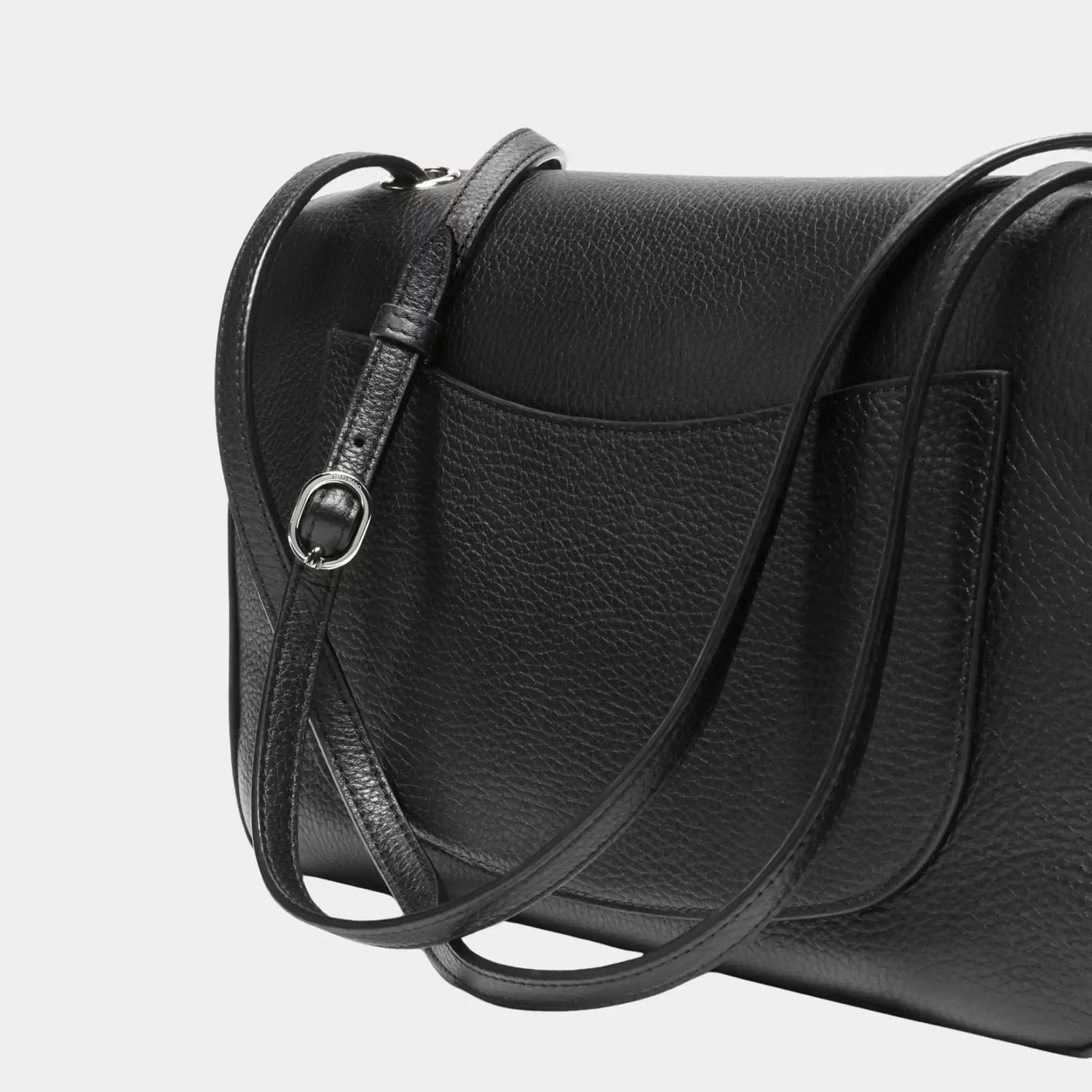 Chanel Maxi Flapbag in Silver Metal &amp; Grained Calfskin, Black, Back