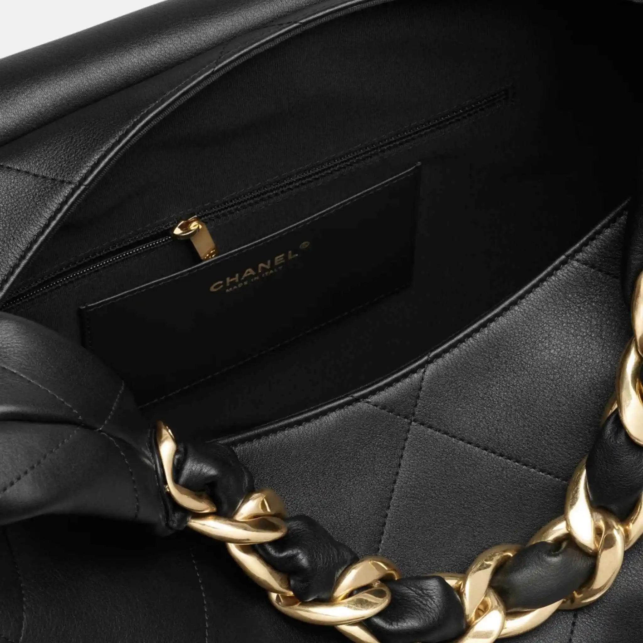 Chanel Maxi Hobo Bag Shiny Calfskin Gold Tone Metal Black, Close