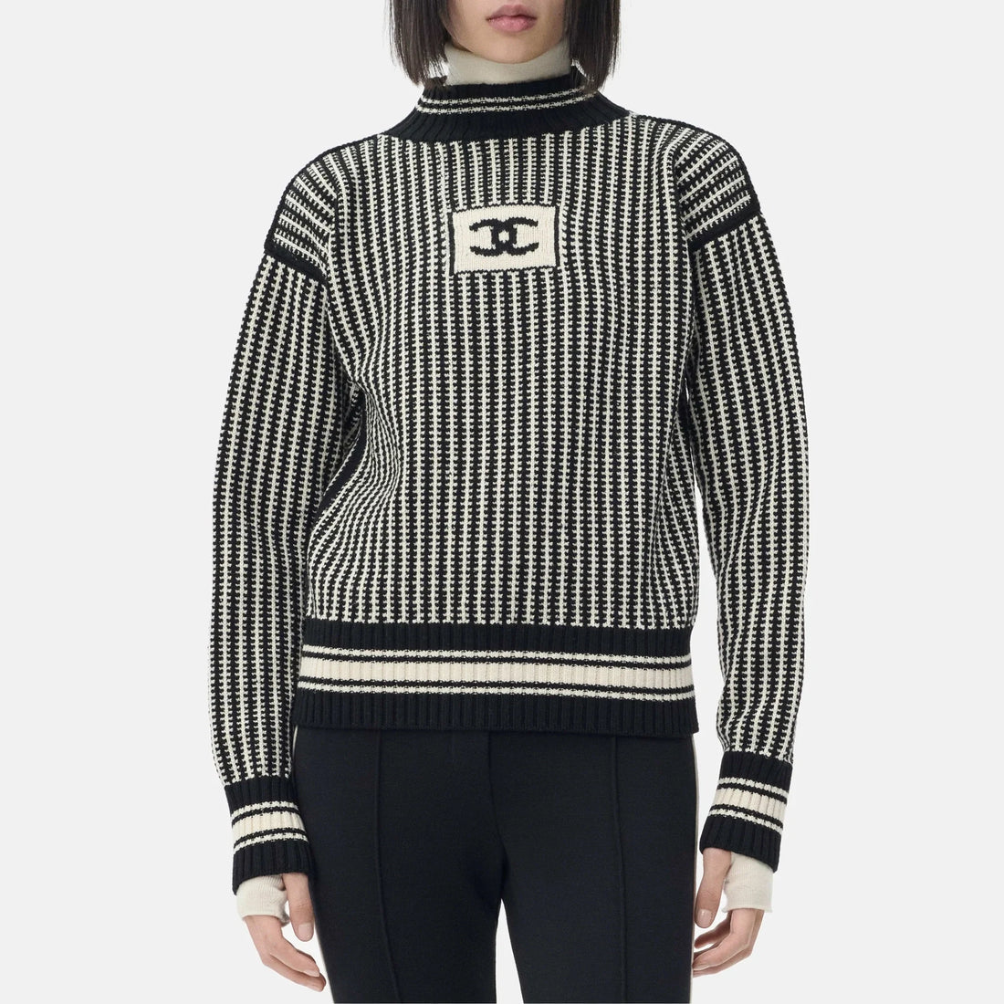 Chanel Pullover Wool &amp; Silk in Ecru and Black front view