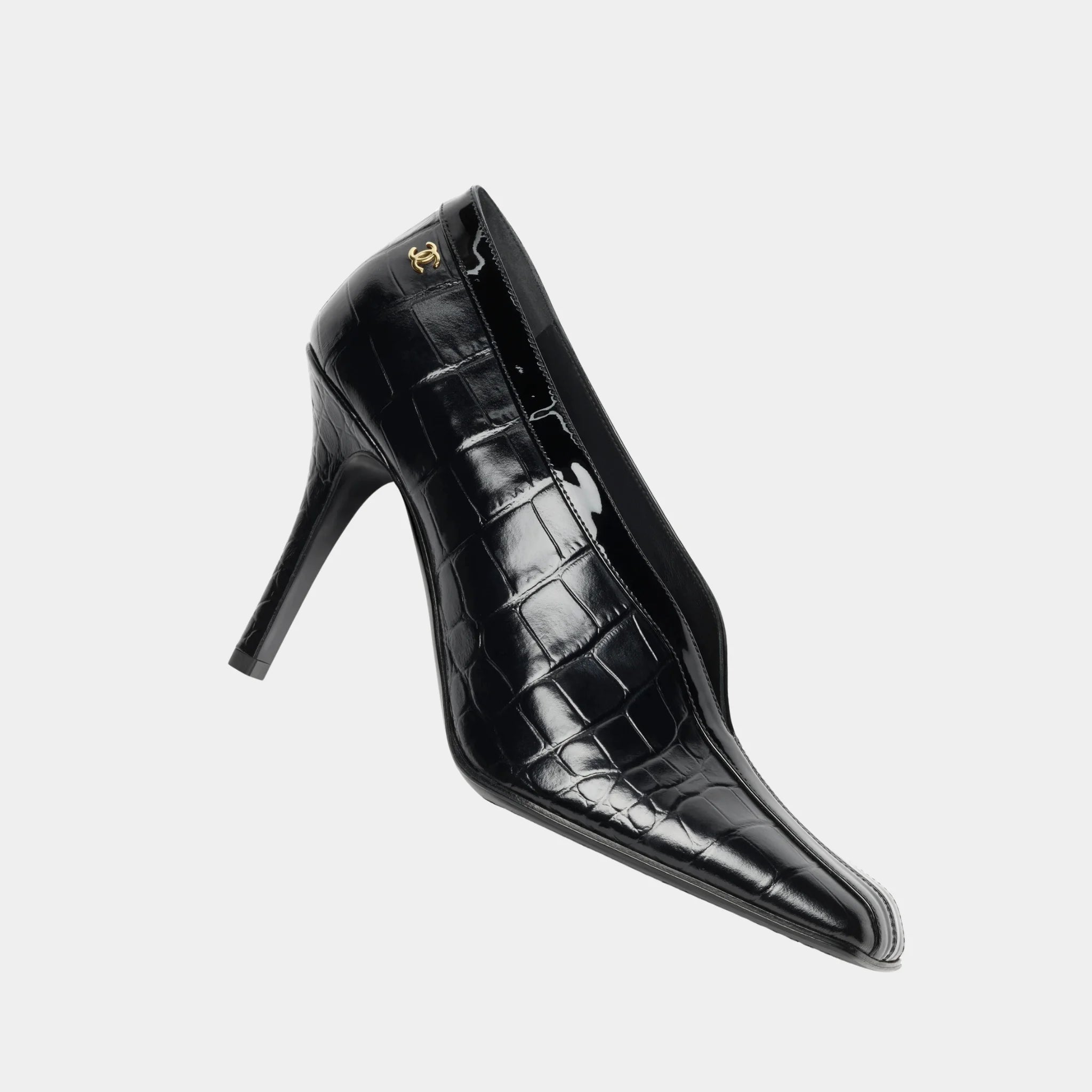 Chanel Pumps in Crocodile Embossed Calfskin &amp; Patent Calfskin, Black, Front