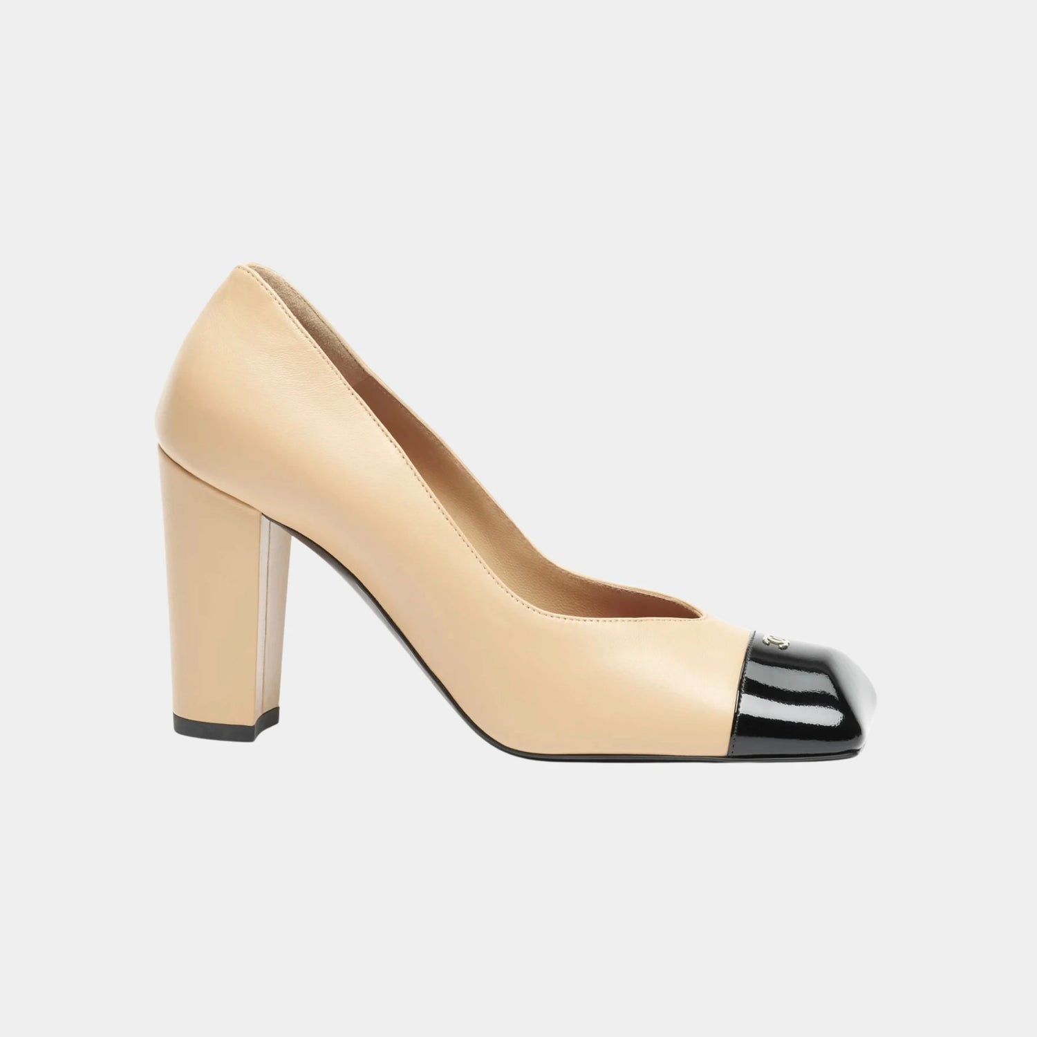 Chanel Pumps in Lambskin &amp; Patent Calfskin, Beige, Black, Side