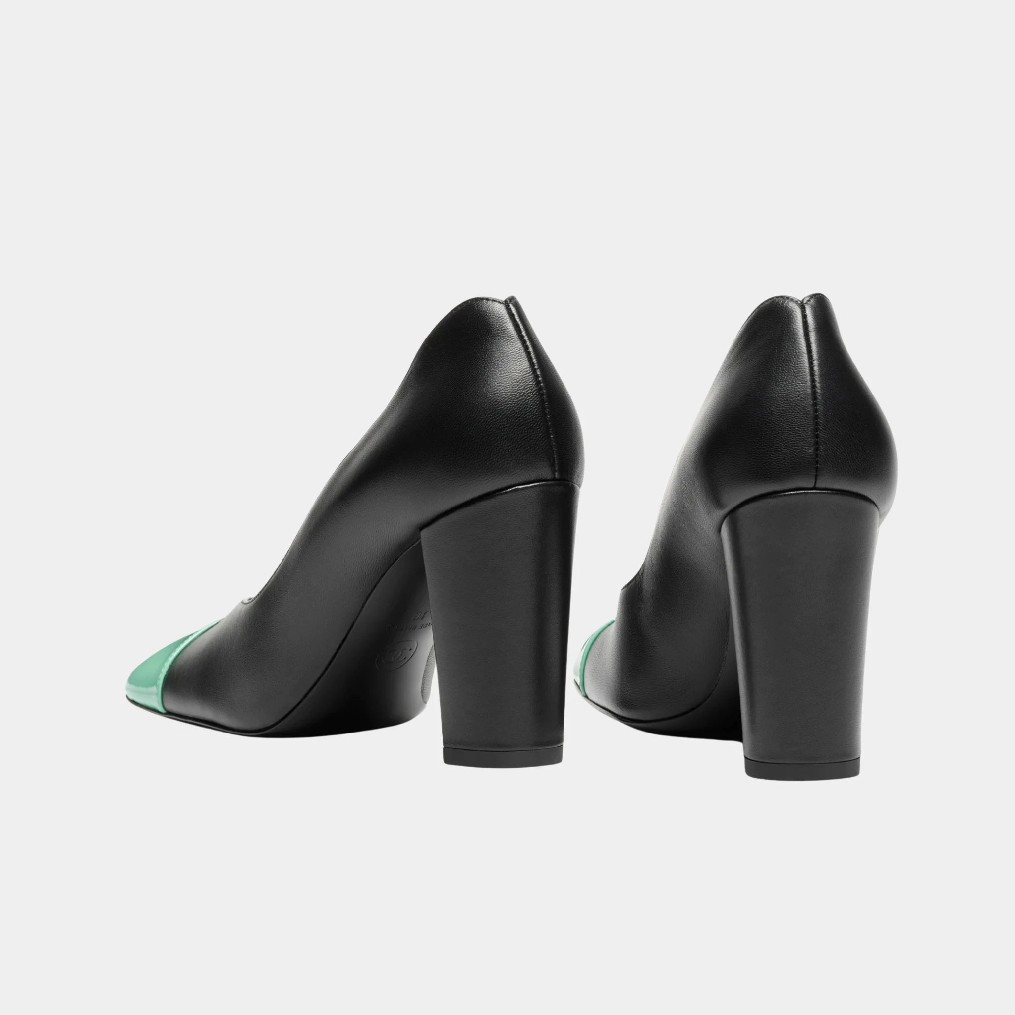 Chanel Pumps in Lambskin &amp; Patent Calfskin, Black Green, Back