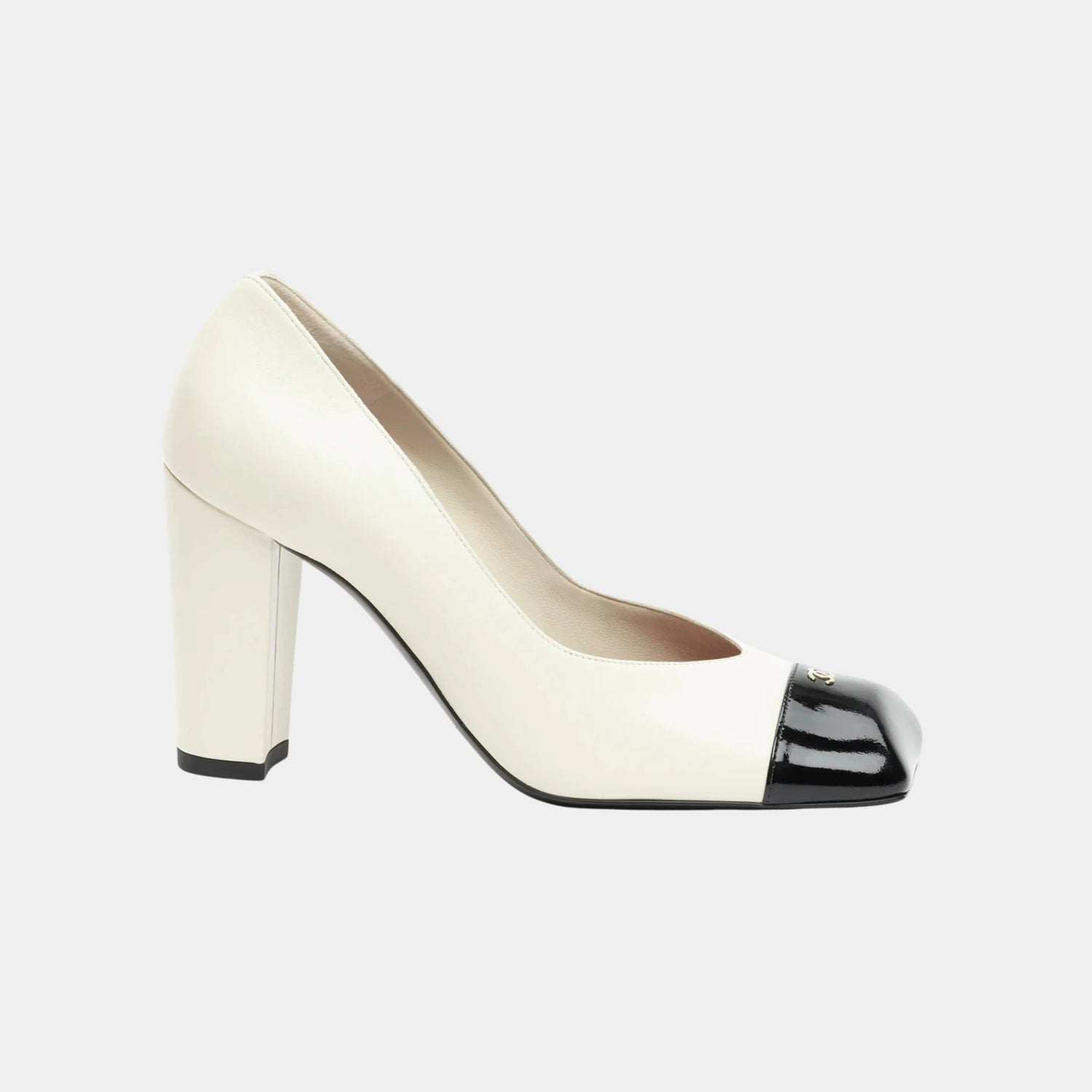 Chanel Pumps in Lambskin &amp; Patent Calfskin, Ivory, Black, Side