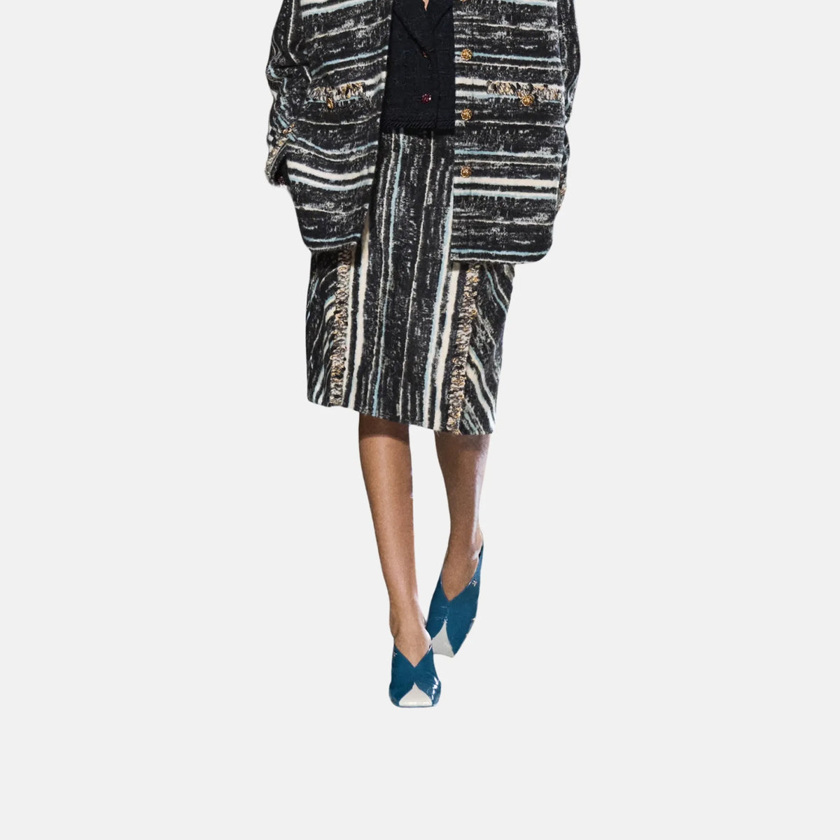 Skirt Mohair Mixed Fibers in Black Blue and White