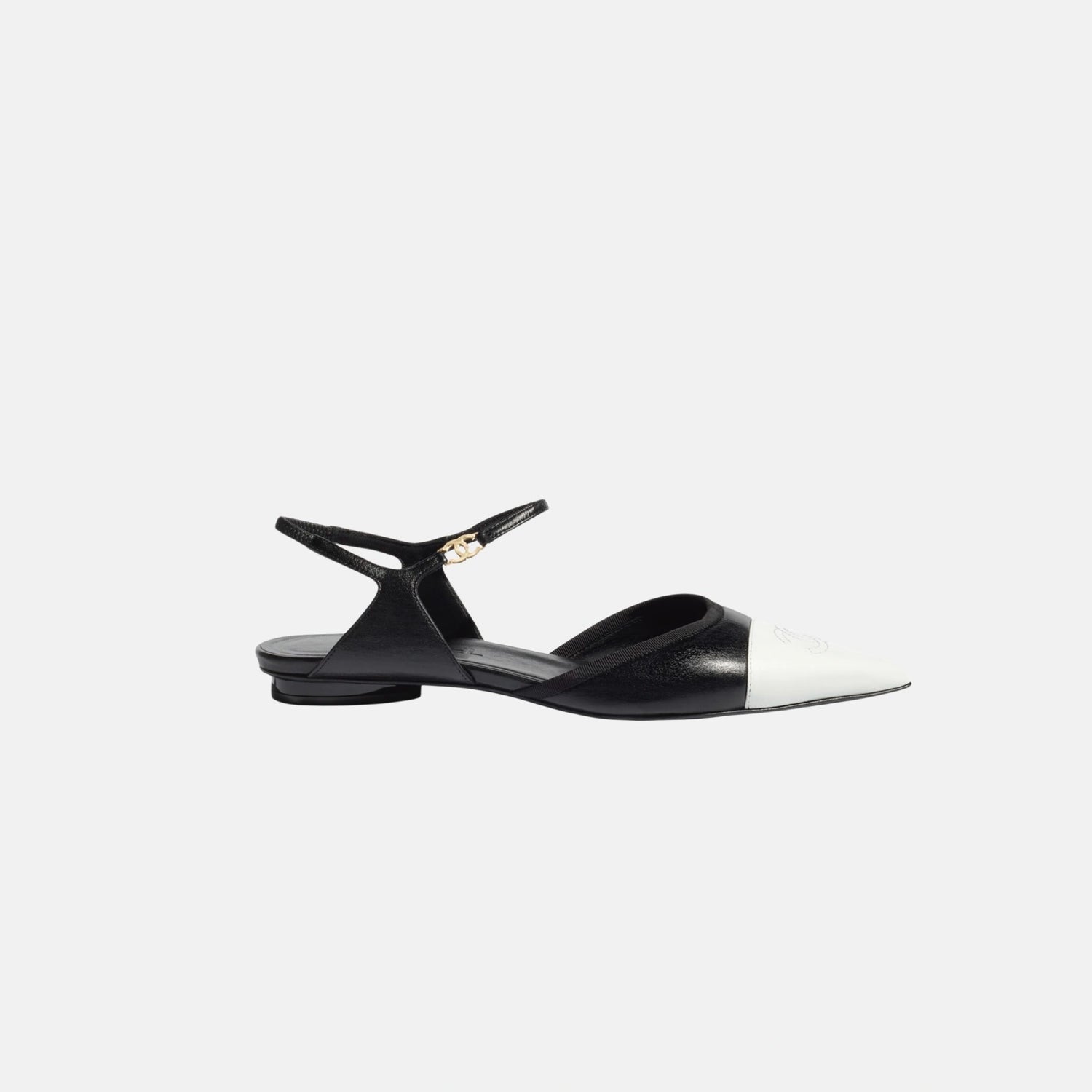 Chanel Slingbacks Beige in Iridescent Lambskin, Black and White, Side